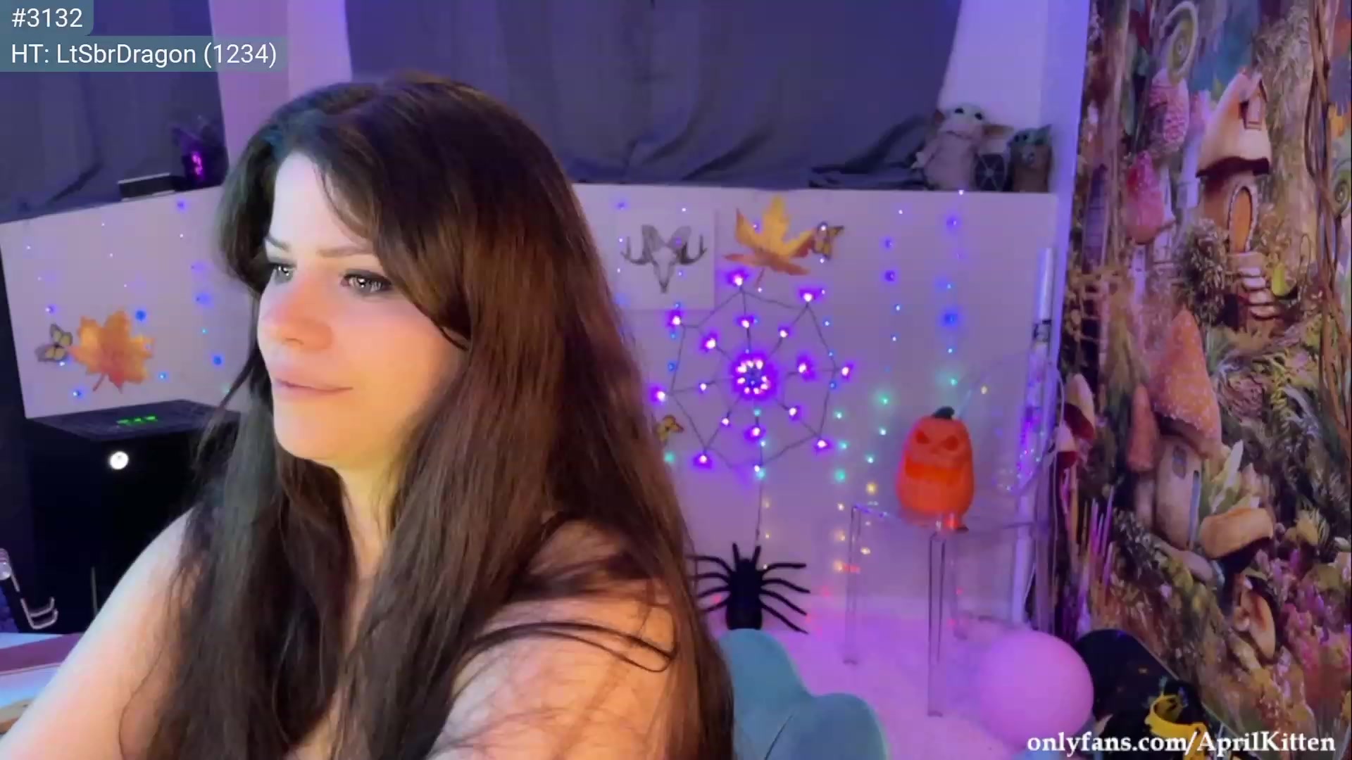 Gallery image thumbnail from April's myfreecams stream on, 10/04/2023, 04:56 image 19 of 20