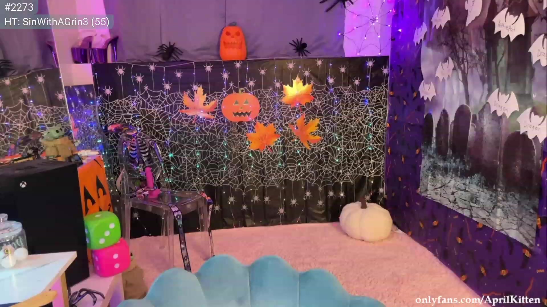 Gallery image thumbnail from April's myfreecams stream on, 10/11/2023, 06:35 image 16 of 20