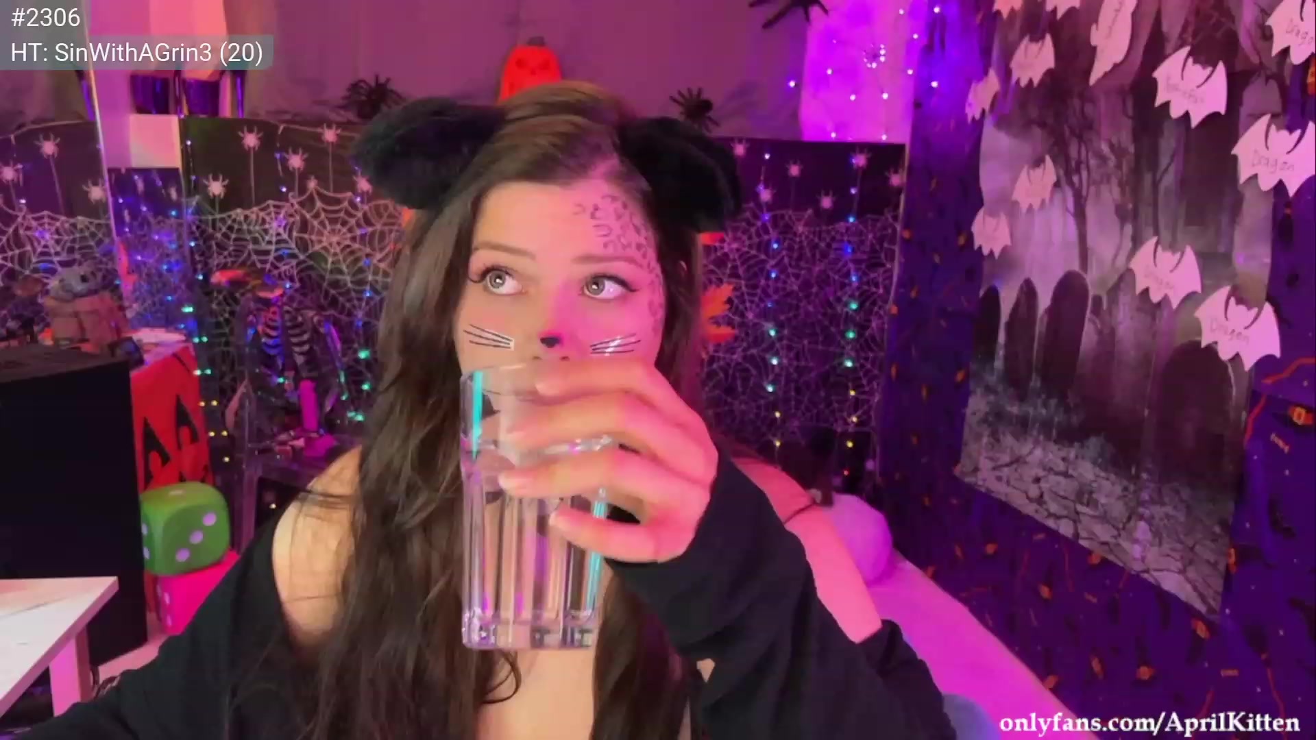 Gallery image thumbnail from April's myfreecams stream on, 10/11/2023, 06:35 image 1 of 20