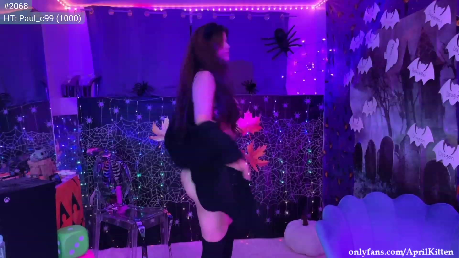 Gallery image thumbnail from April's myfreecams stream on, 10/11/2023, 07:04 image 14 of 20