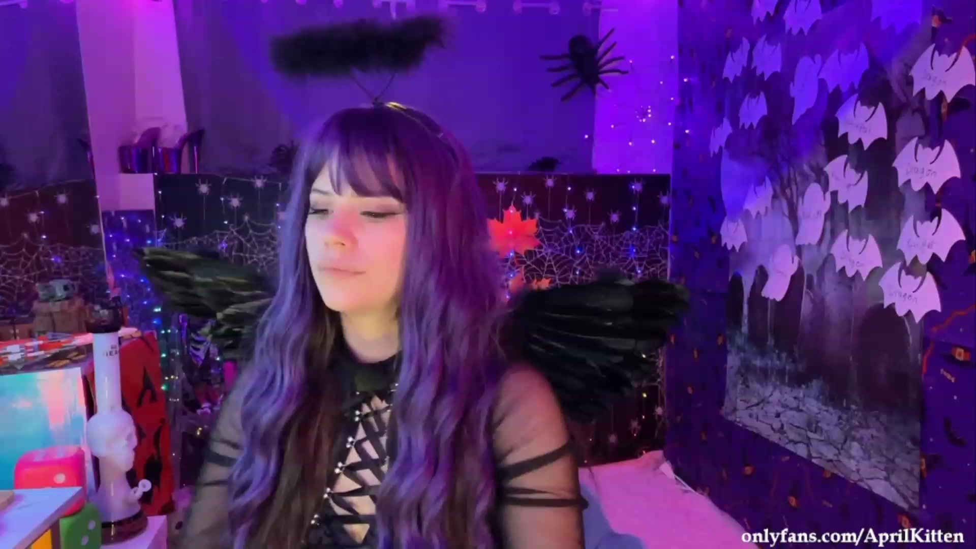 Gallery image thumbnail from April's myfreecams stream on, 10/28/2023, 04:20 image 3 of 20
