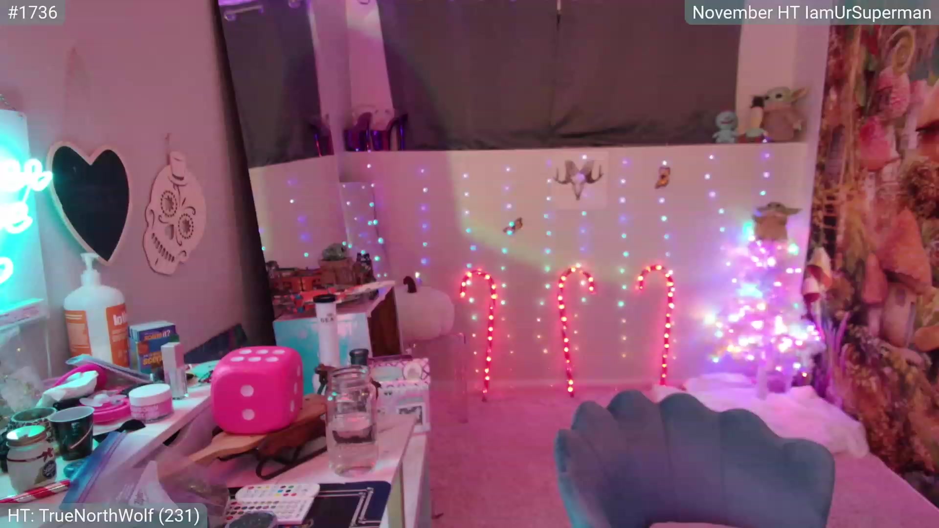 Gallery image thumbnail from April's myfreecams stream on, 12/01/2023, 07:25 image 11 of 20