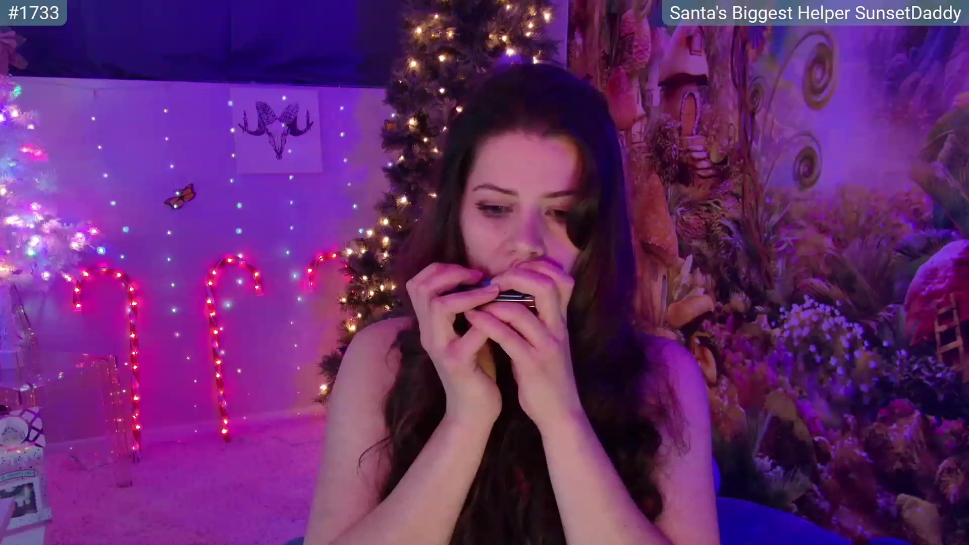 Gallery image thumbnail from April's myfreecams stream on, 12/07/2023, 10:40 image 10 of 20