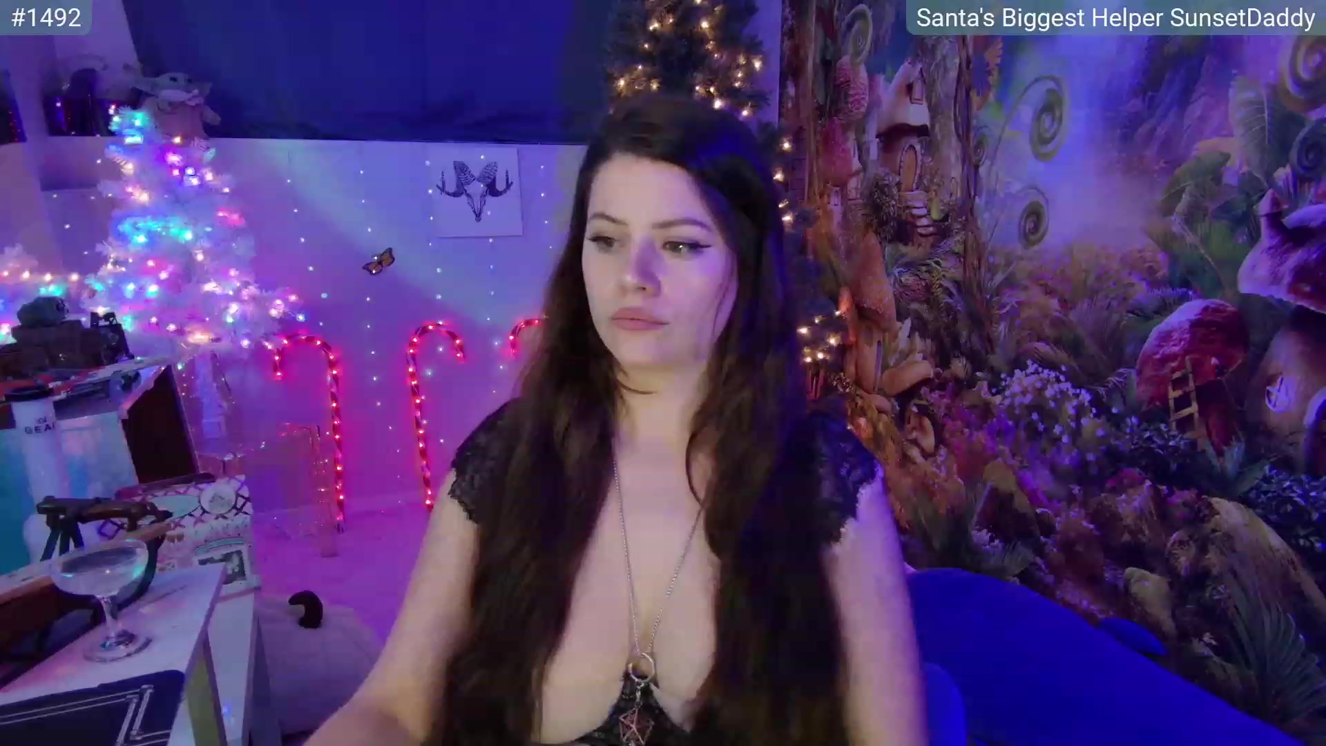 Gallery image thumbnail from April's myfreecams stream on, 12/09/2023, 07:19 image 4 of 20