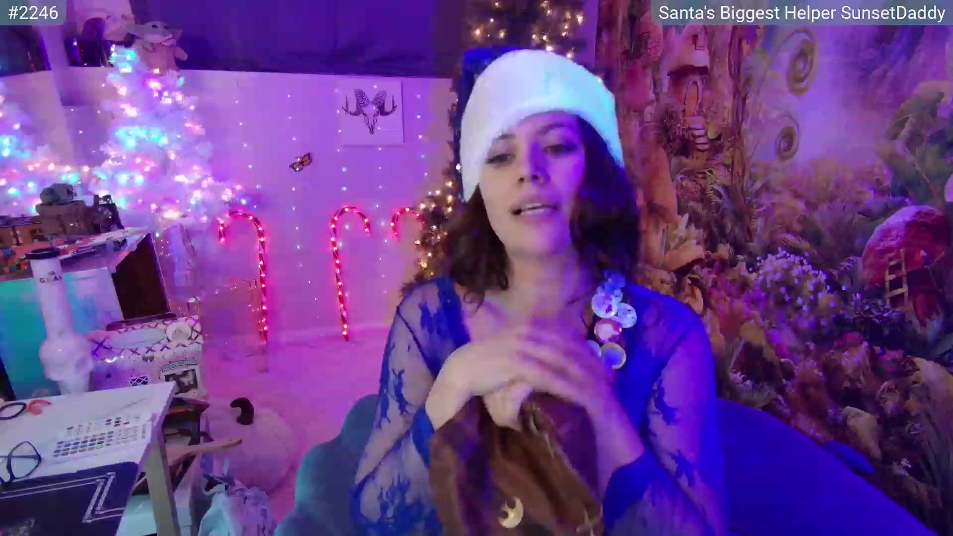 Gallery image thumbnail from April's myfreecams stream on, 12/15/2023, 07:34 image 12 of 20