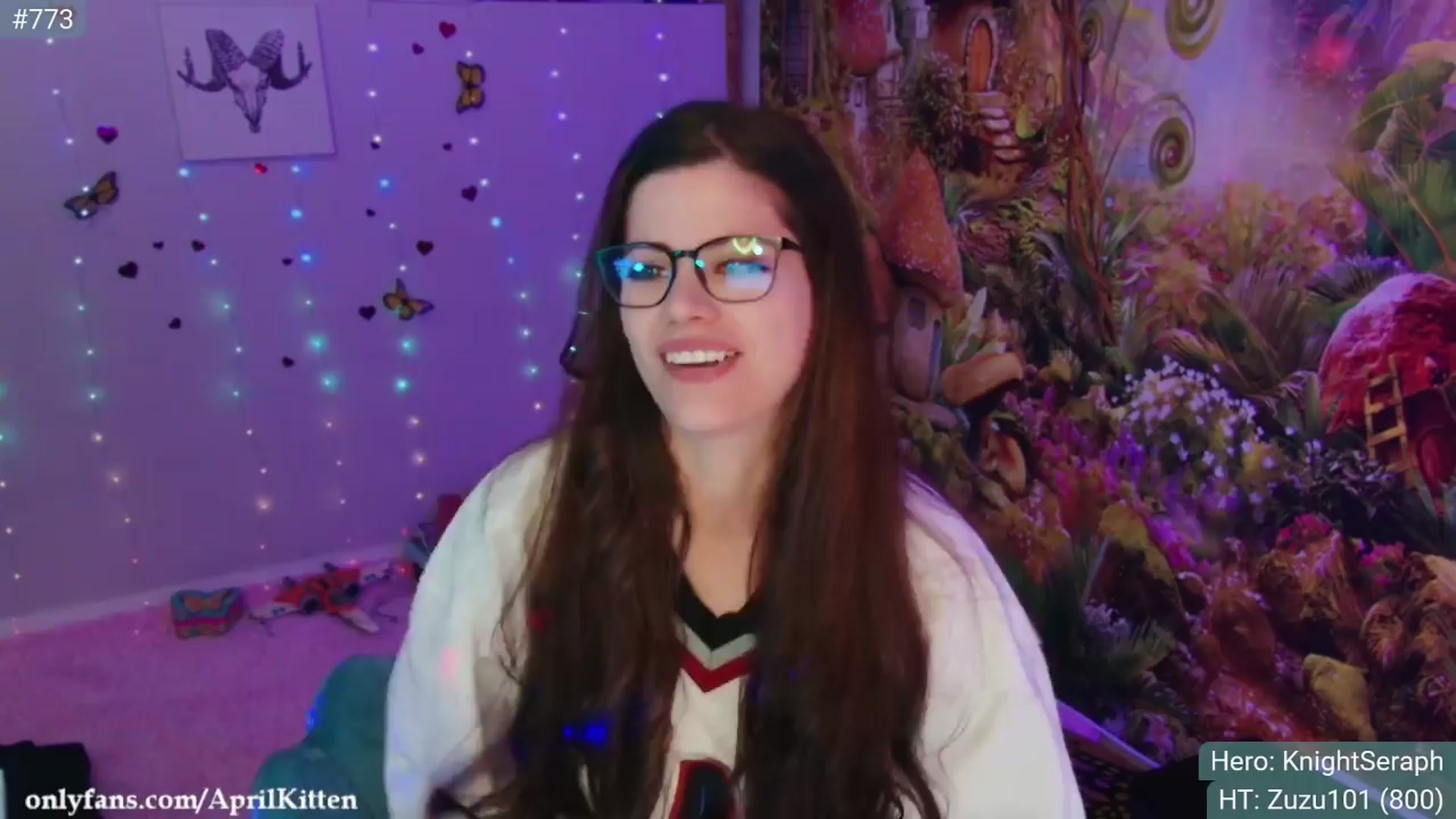 Gallery image thumbnail from April's myfreecams stream on, 03/24/2024, 05:30 image 9 of 20