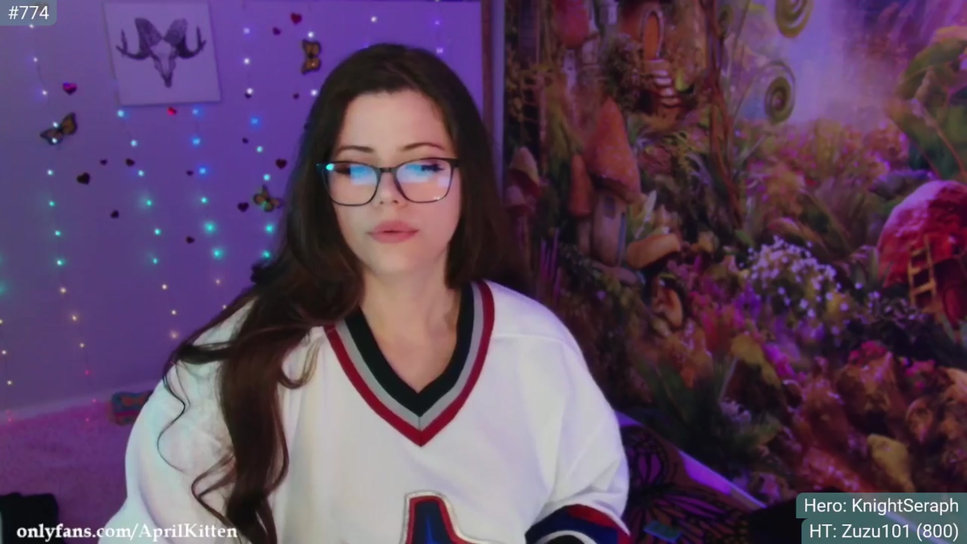 Gallery image thumbnail from April's myfreecams stream on, 03/24/2024, 05:30 image 8 of 20