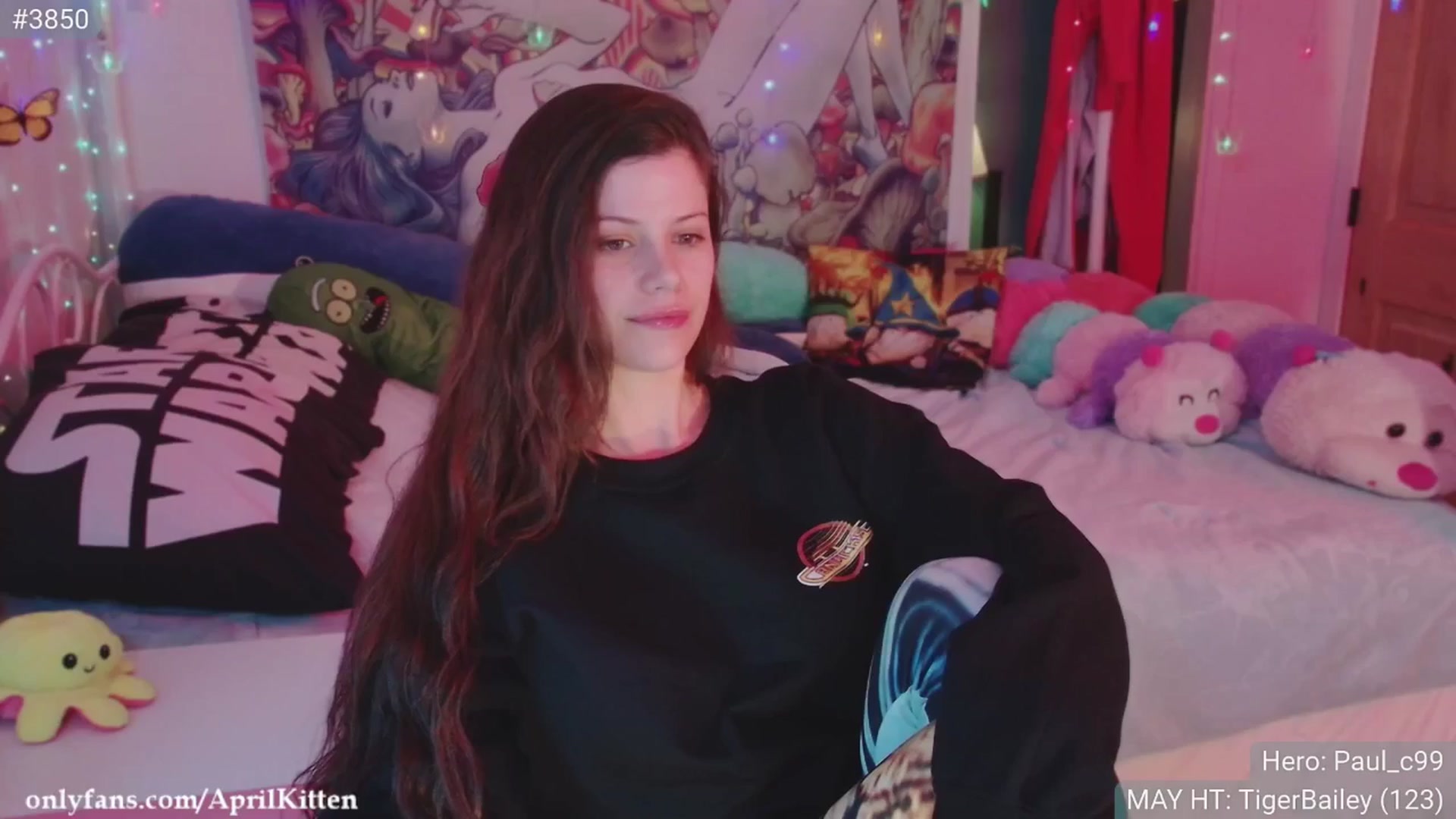 Gallery image thumbnail from April's myfreecams stream on, 05/04/2024, 04:41 image 16 of 20