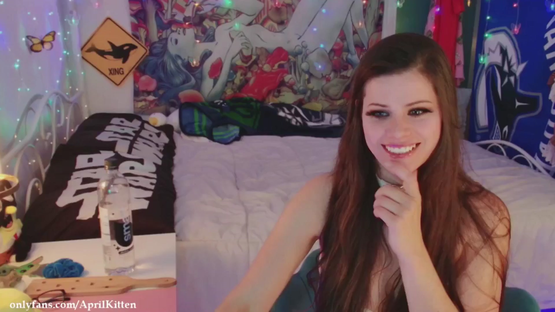 Gallery image thumbnail from April's myfreecams stream on, 05/20/2024, 06:37 image 17 of 20