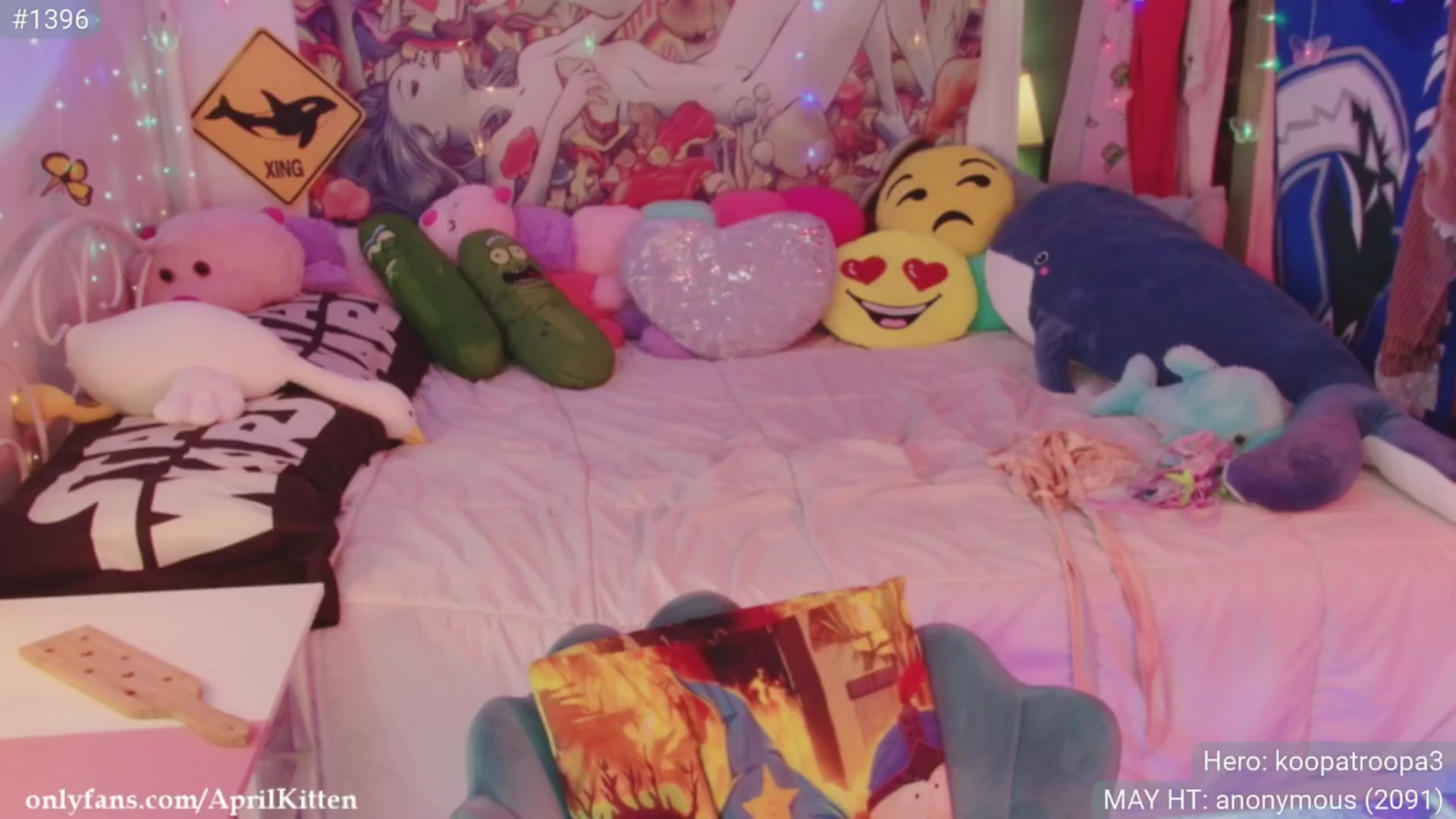 Gallery image thumbnail from April's myfreecams stream on, 05/23/2024, 04:31 image 17 of 20