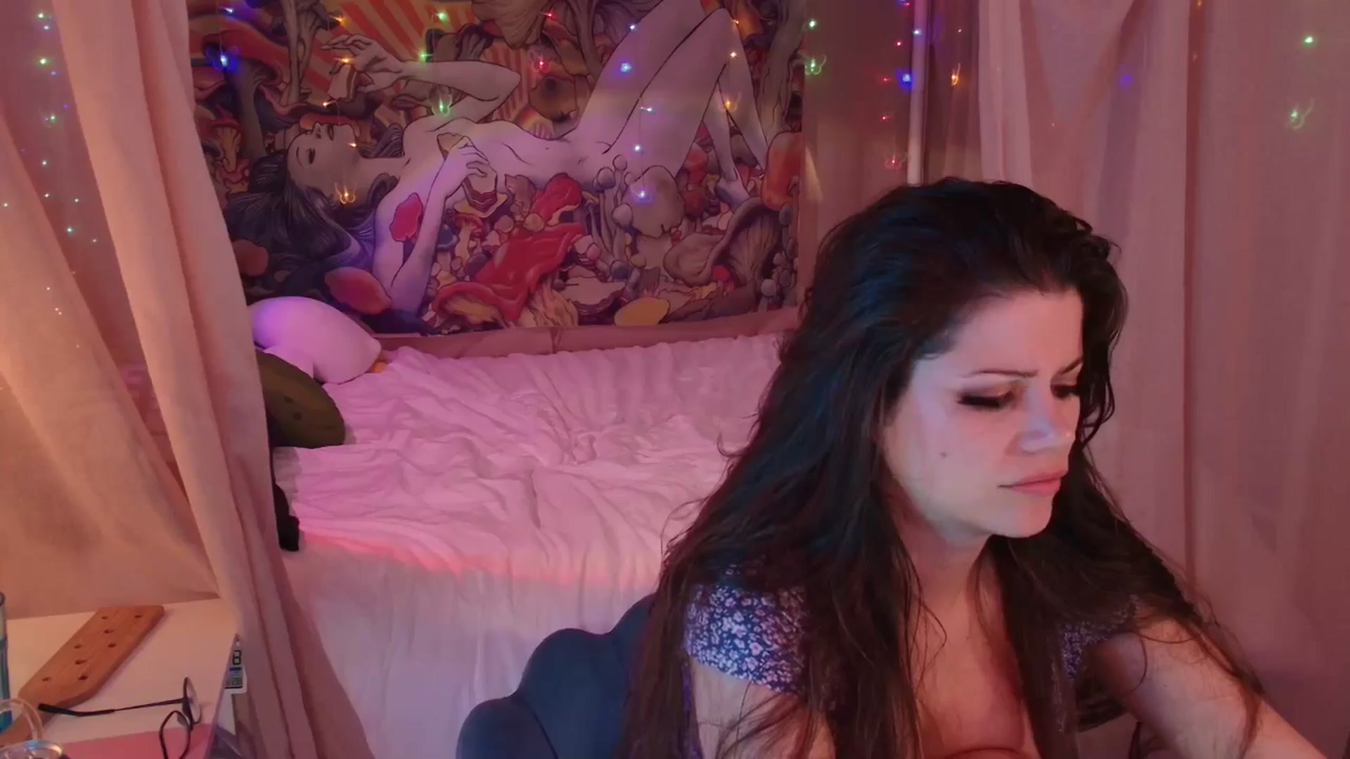 Gallery image thumbnail from April's myfreecams stream on, 06/29/2024, 05:38 image 18 of 20