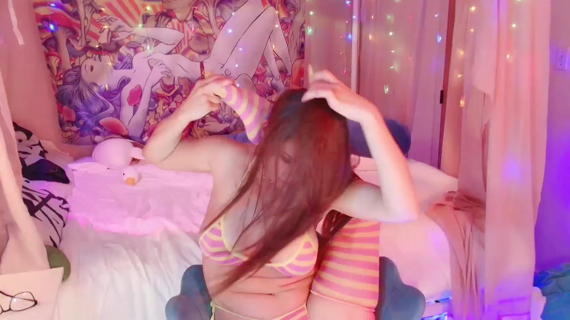 Gallery image thumbnail from April's myfreecams stream on, 07/01/2024, 05:07 image 8 of 20