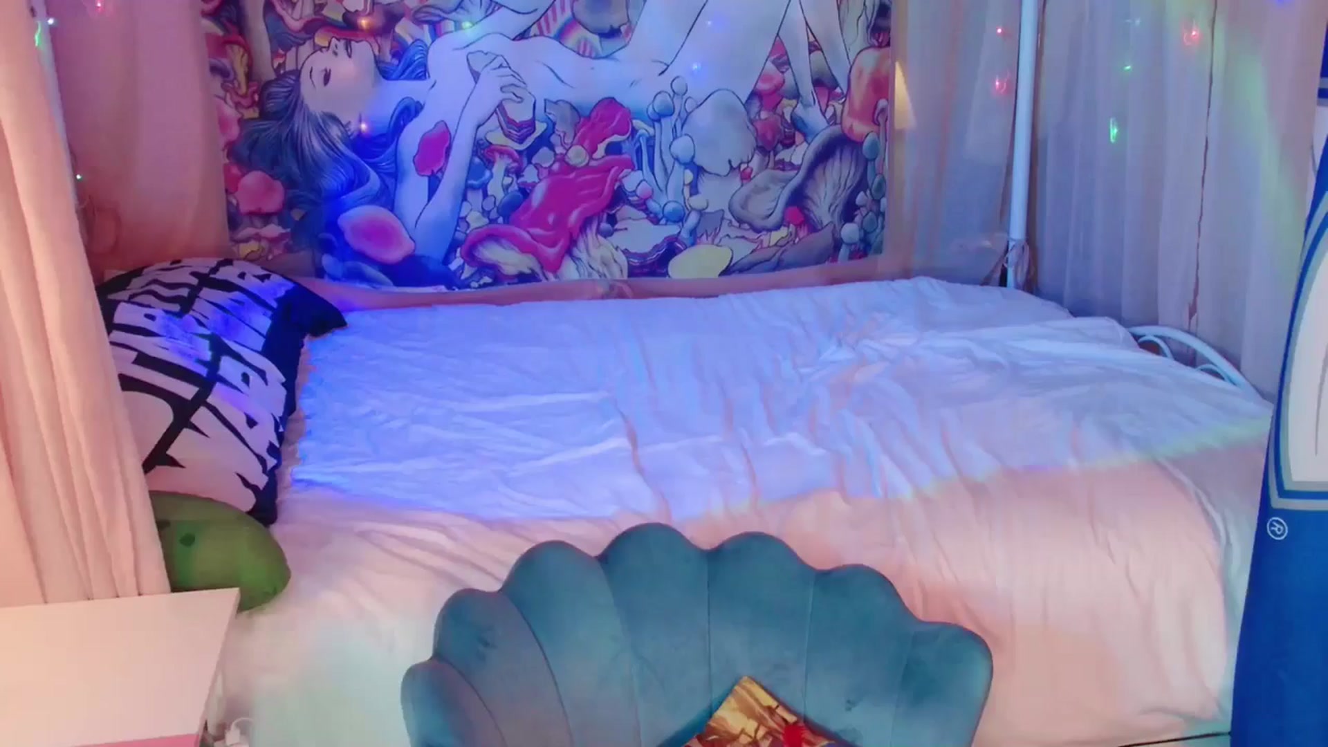 Gallery image thumbnail from April's myfreecams stream on, 08/04/2024, 04:14 image 7 of 20
