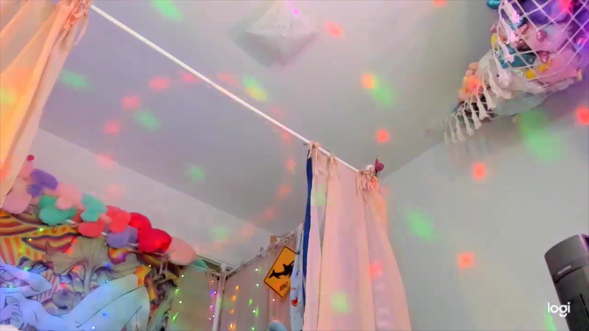 Gallery image thumbnail from April's myfreecams stream on, 08/18/2024, 04:11 image 8 of 20