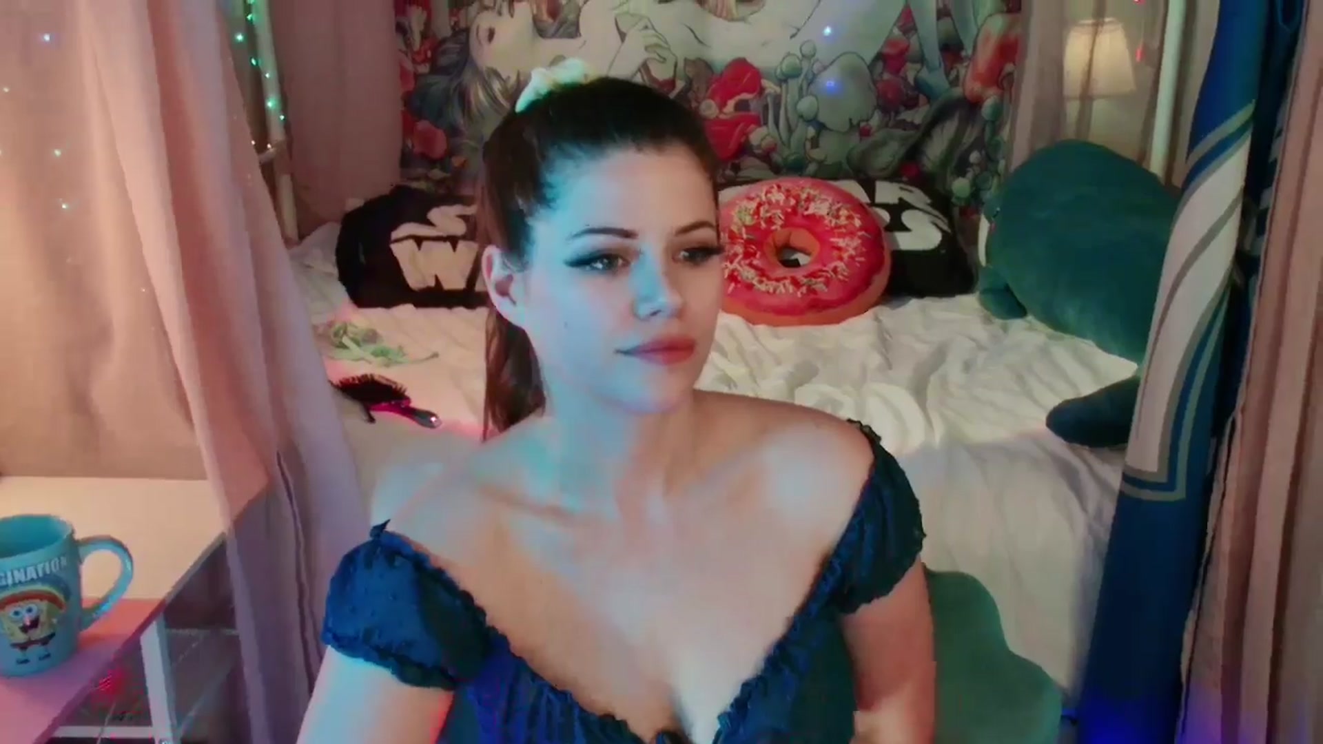 Gallery image thumbnail from April's myfreecams stream on, 08/18/2024, 05:48 image 16 of 20