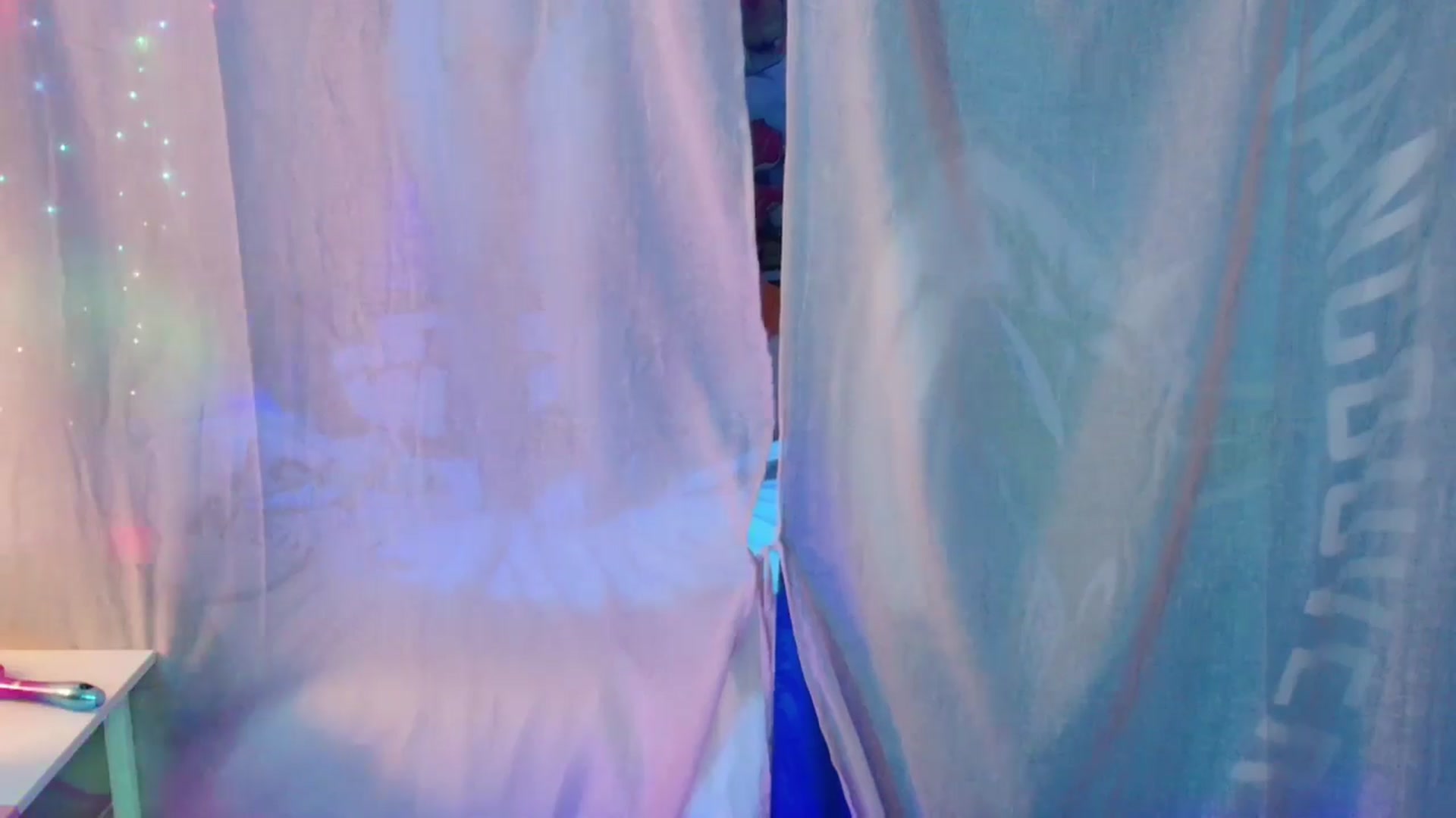 Gallery image thumbnail from April's myfreecams stream on, 08/18/2024, 07:37 image 17 of 20