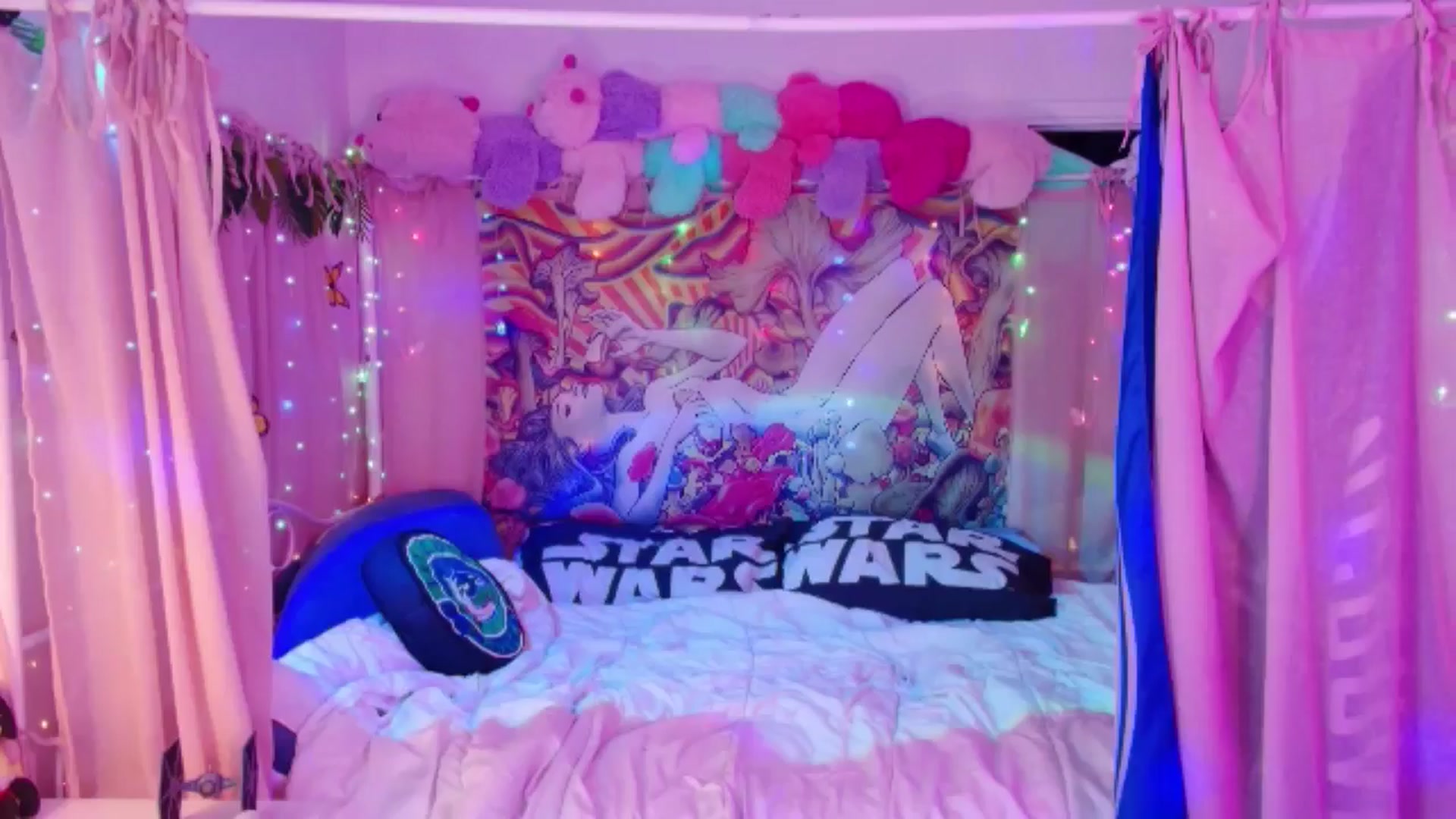 Gallery image thumbnail from April's myfreecams stream on, 08/31/2024, 06:54 image 18 of 20