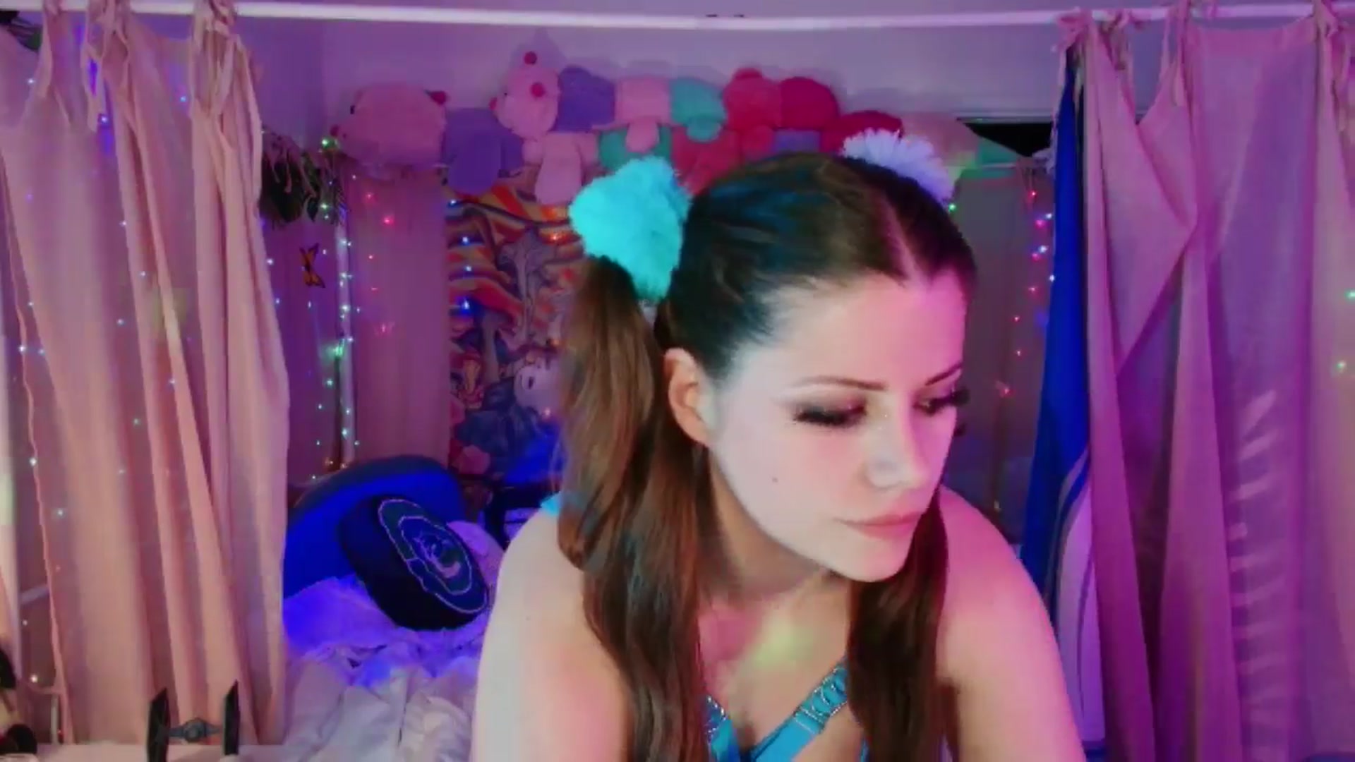 Gallery image thumbnail from April's myfreecams stream on, 08/31/2024, 06:54 image 4 of 20