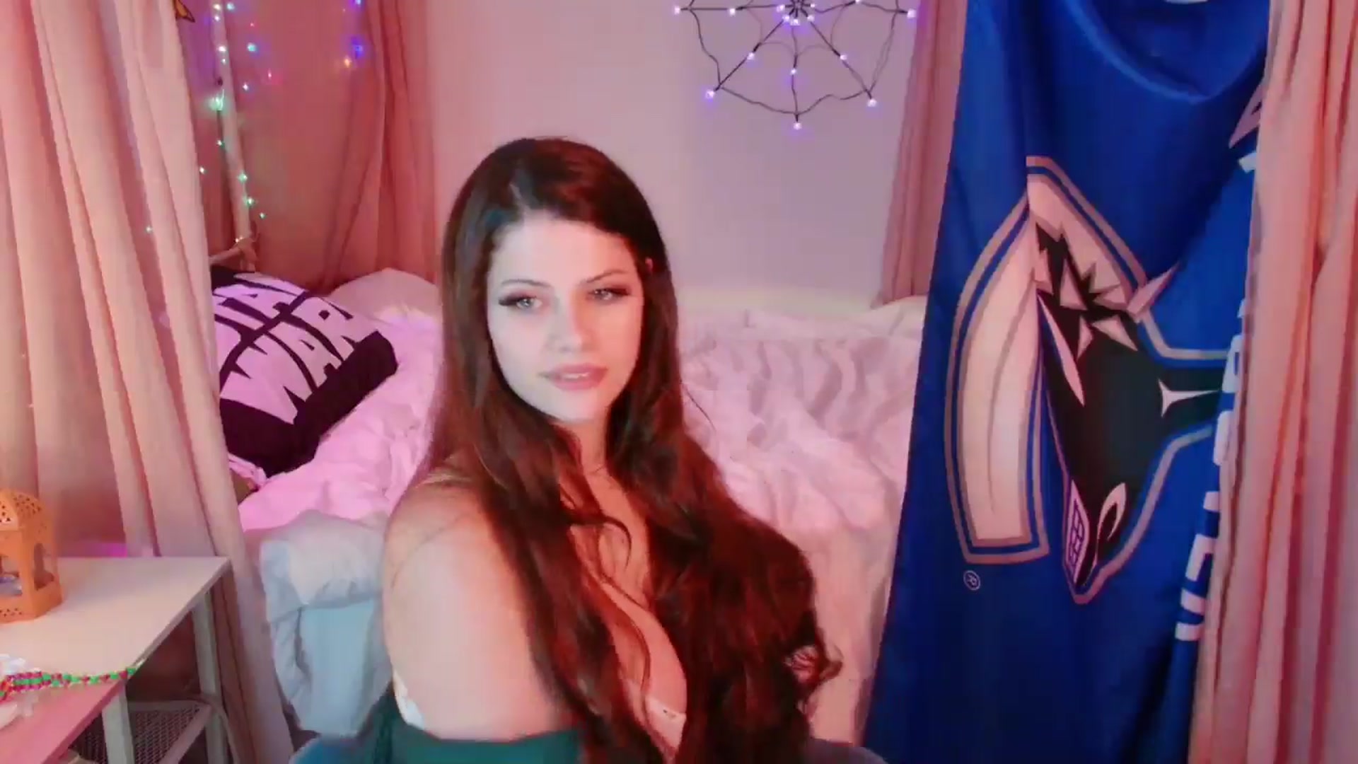 Gallery image thumbnail from April's myfreecams stream on, 09/29/2024, 05:32 image 4 of 20