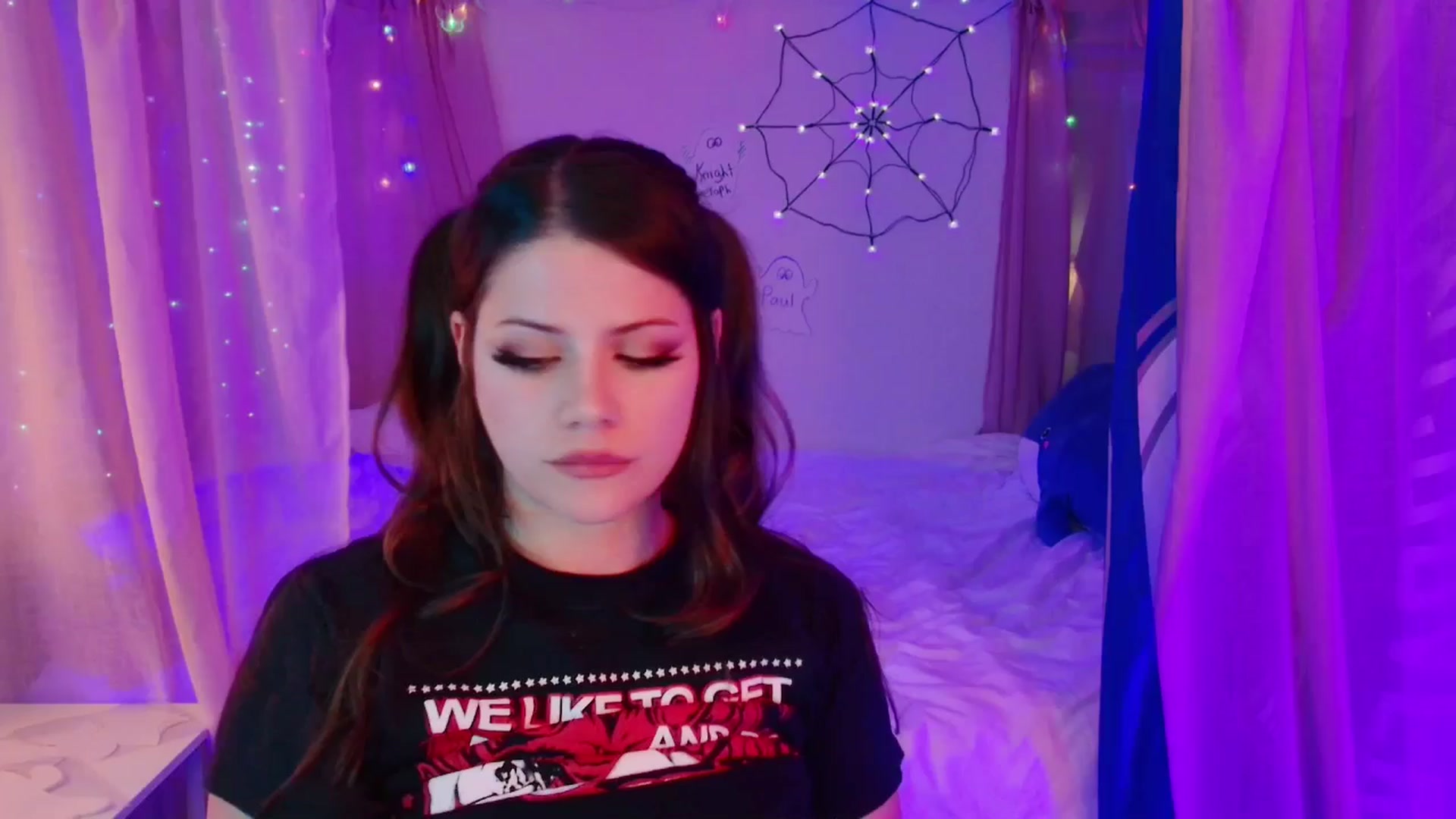 Gallery image thumbnail from April's myfreecams stream on, 10/01/2024, 04:16 image 7 of 20