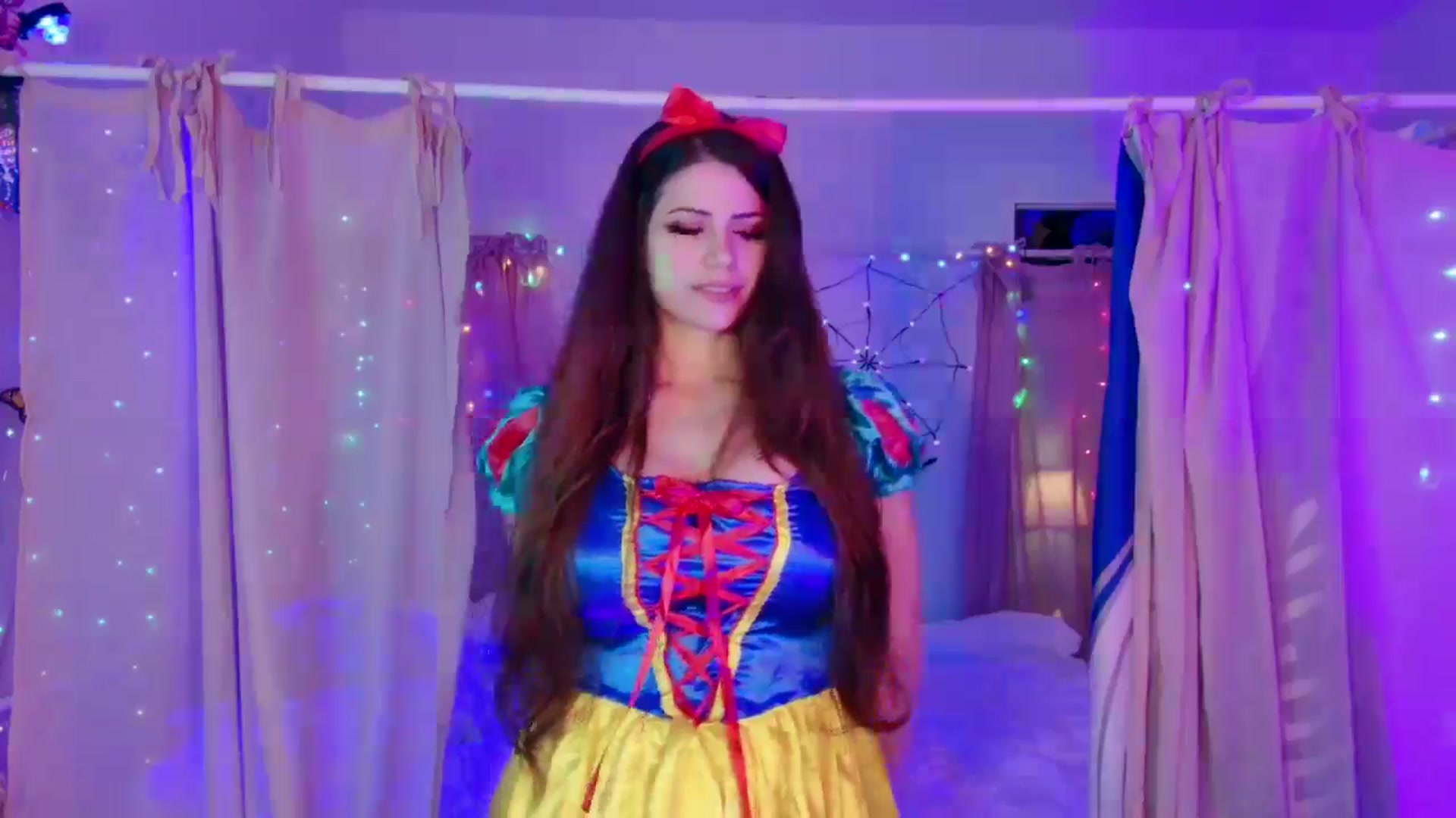 Gallery image thumbnail from April's myfreecams stream on, 10/23/2024, 06:10 image 5 of 20