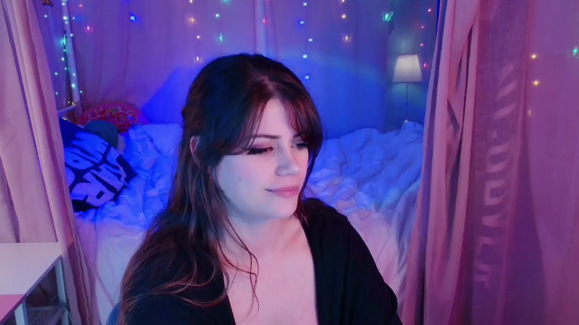 Gallery image thumbnail from April's myfreecams stream on, 11/12/2024, 07:41 image 4 of 20