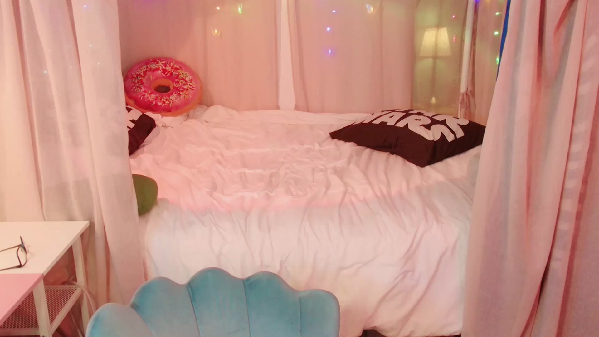 Gallery image thumbnail from April's myfreecams stream on, 11/14/2024, 05:19 image 14 of 20