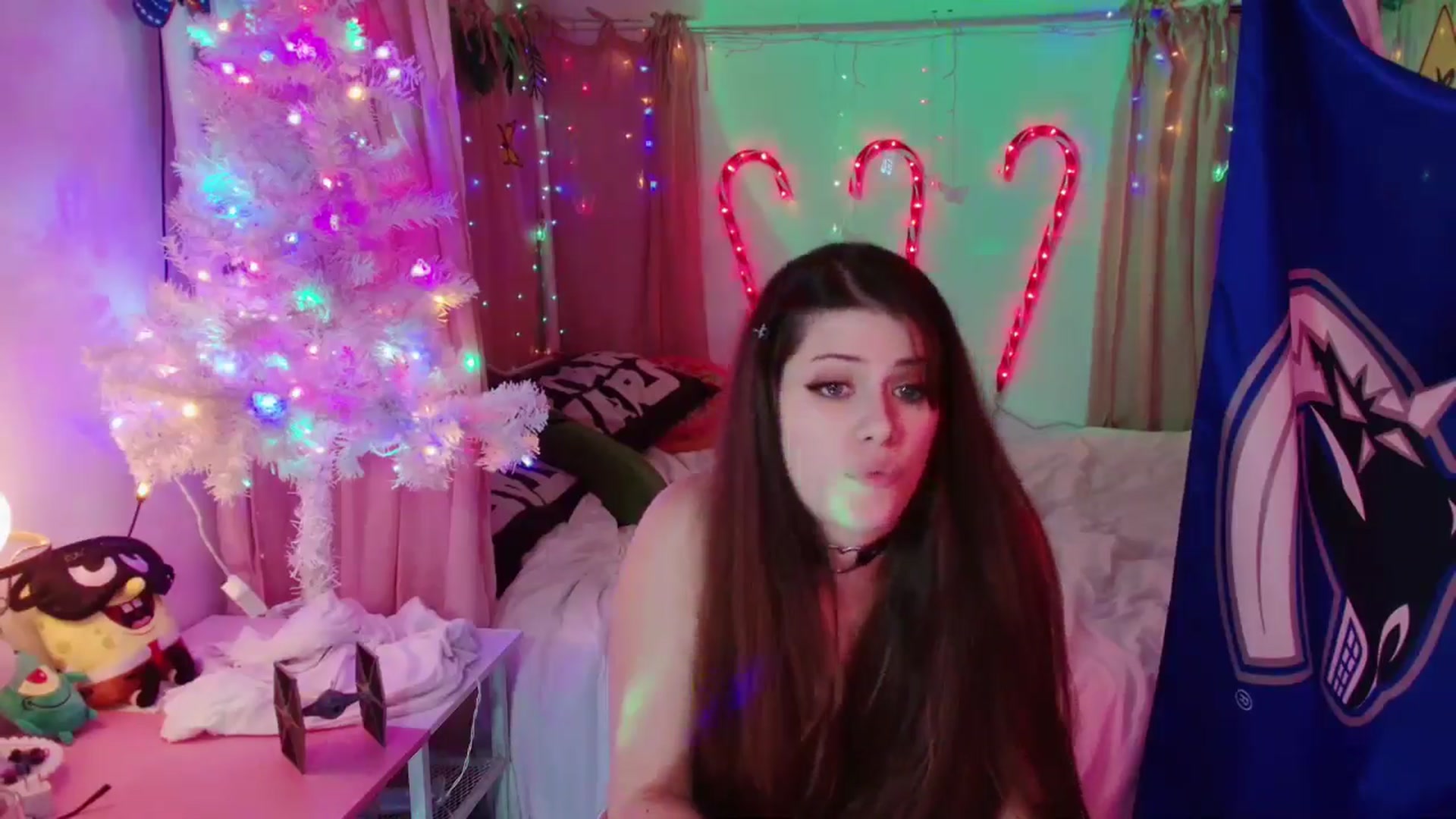 Gallery image thumbnail from April's myfreecams stream on, 11/18/2024, 06:52 image 17 of 20