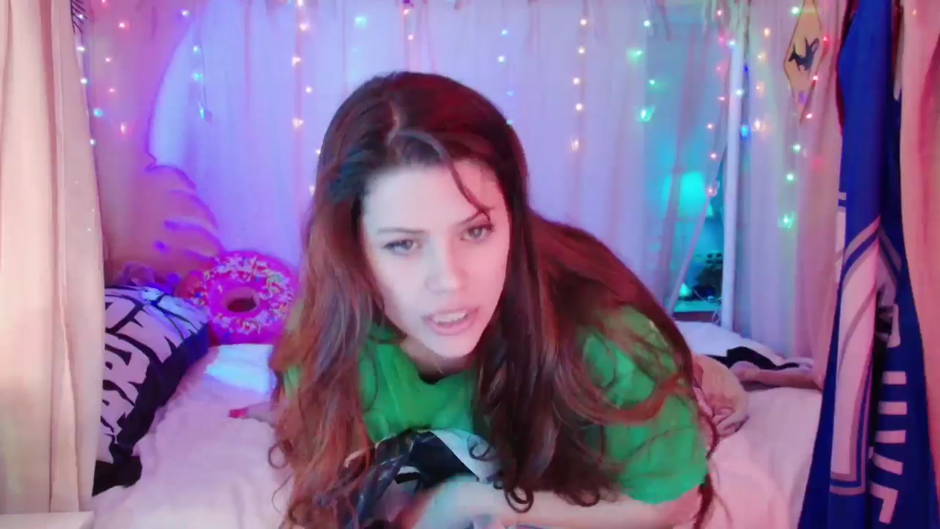 Gallery image thumbnail from April's myfreecams stream on, 01/05/2025, 08:33 image 12 of 20