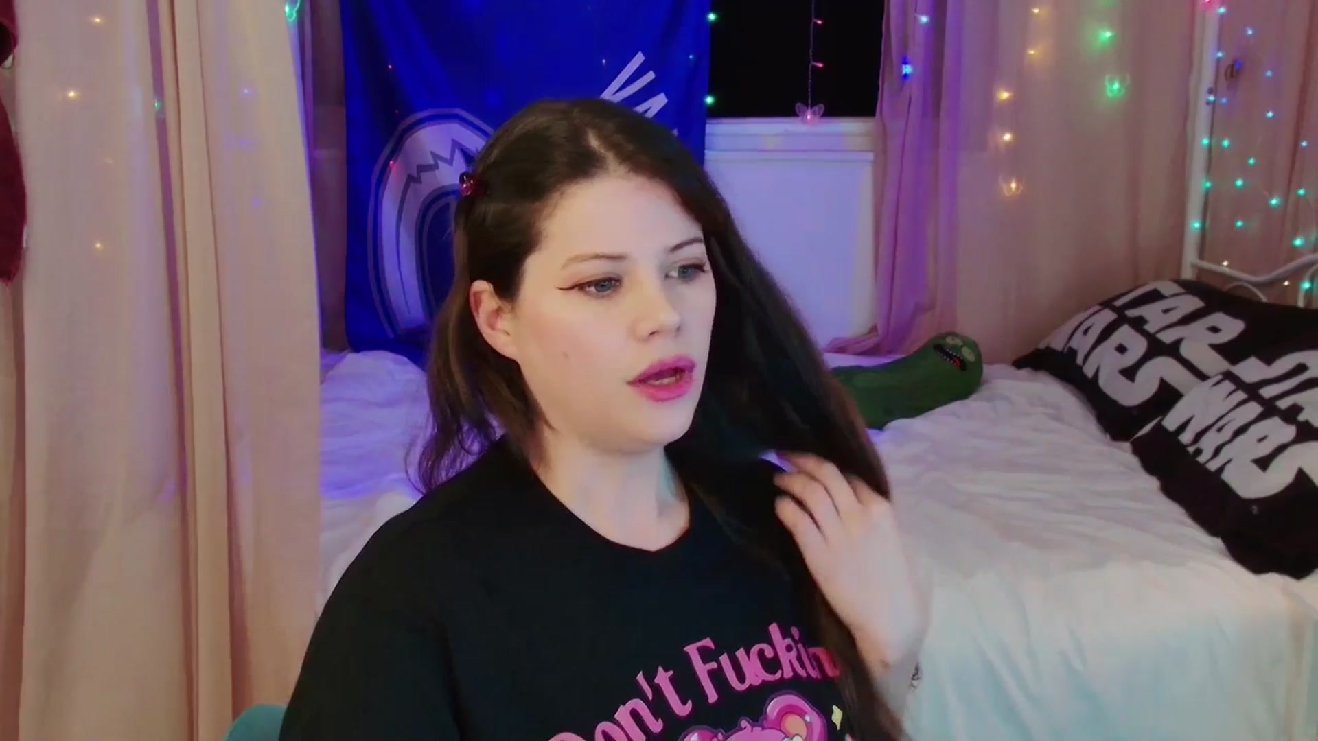 Gallery image thumbnail from April's myfreecams stream on, 01/08/2025, 07:46 image 6 of 20