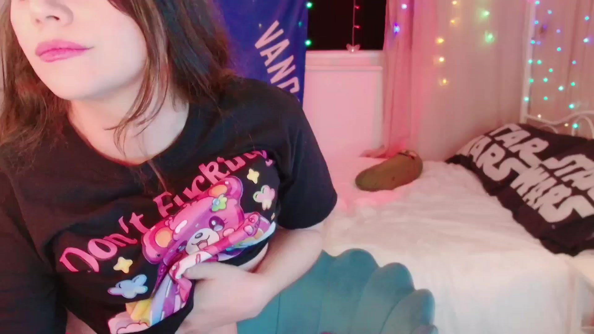 Gallery image thumbnail from April's myfreecams stream on, 01/08/2025, 07:46 image 1 of 20