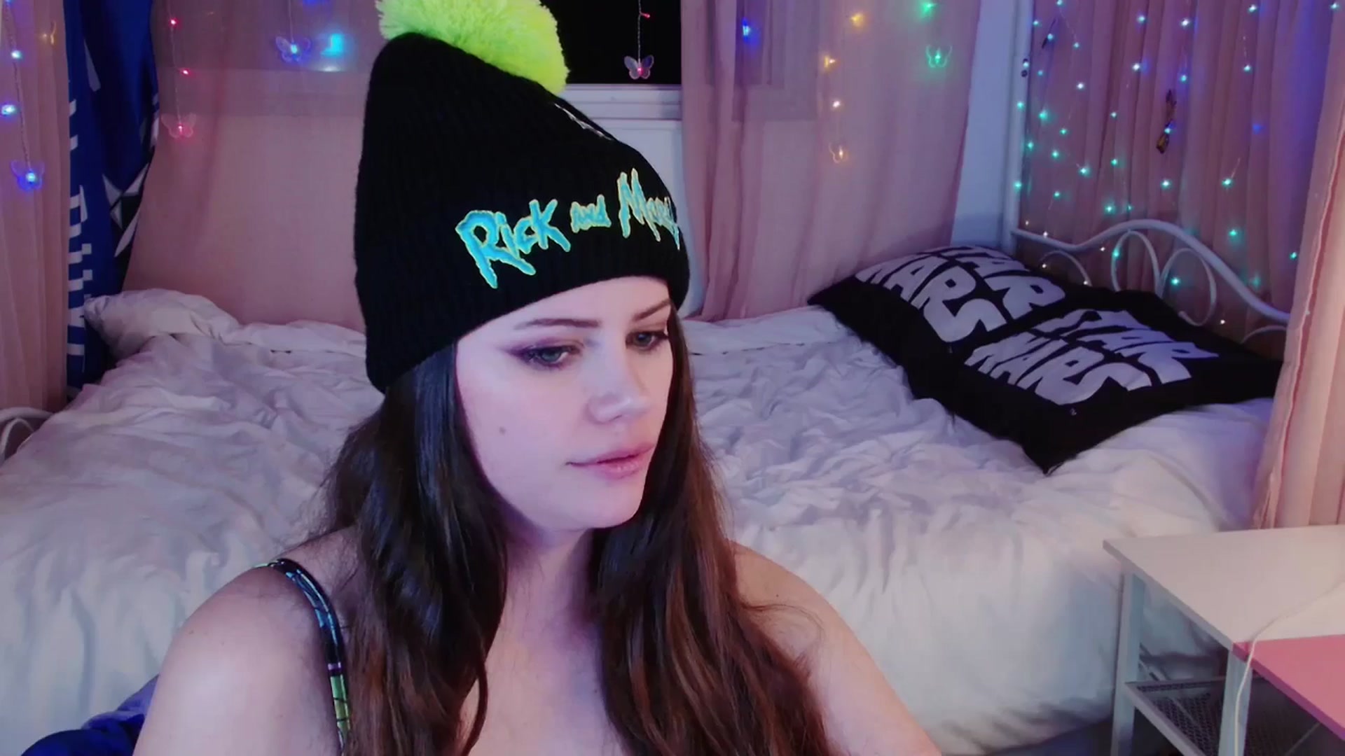 Gallery image thumbnail from April's myfreecams stream on, 01/11/2025, 08:43 image 14 of 20