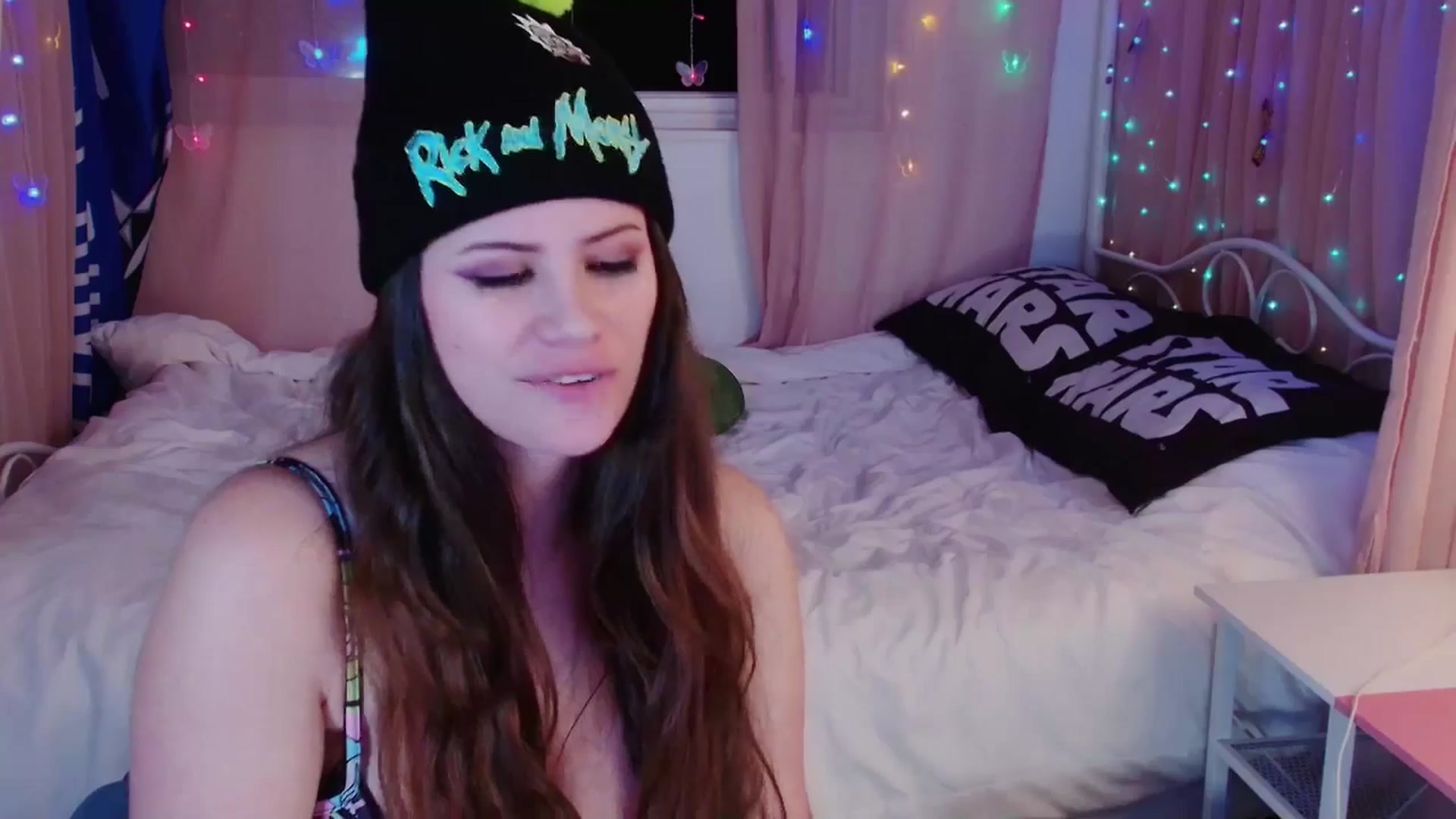 Gallery image thumbnail from April's myfreecams stream on, 01/11/2025, 08:43 image 2 of 20
