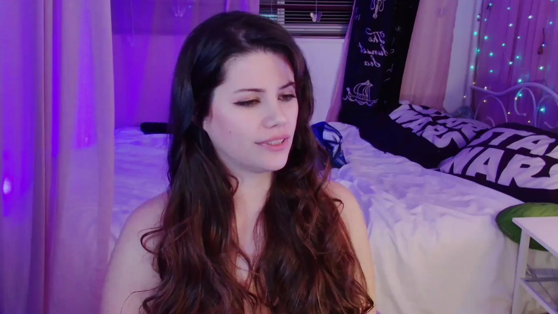 Gallery image thumbnail from April's myfreecams stream on, 01/15/2025, 08:34 image 11 of 20