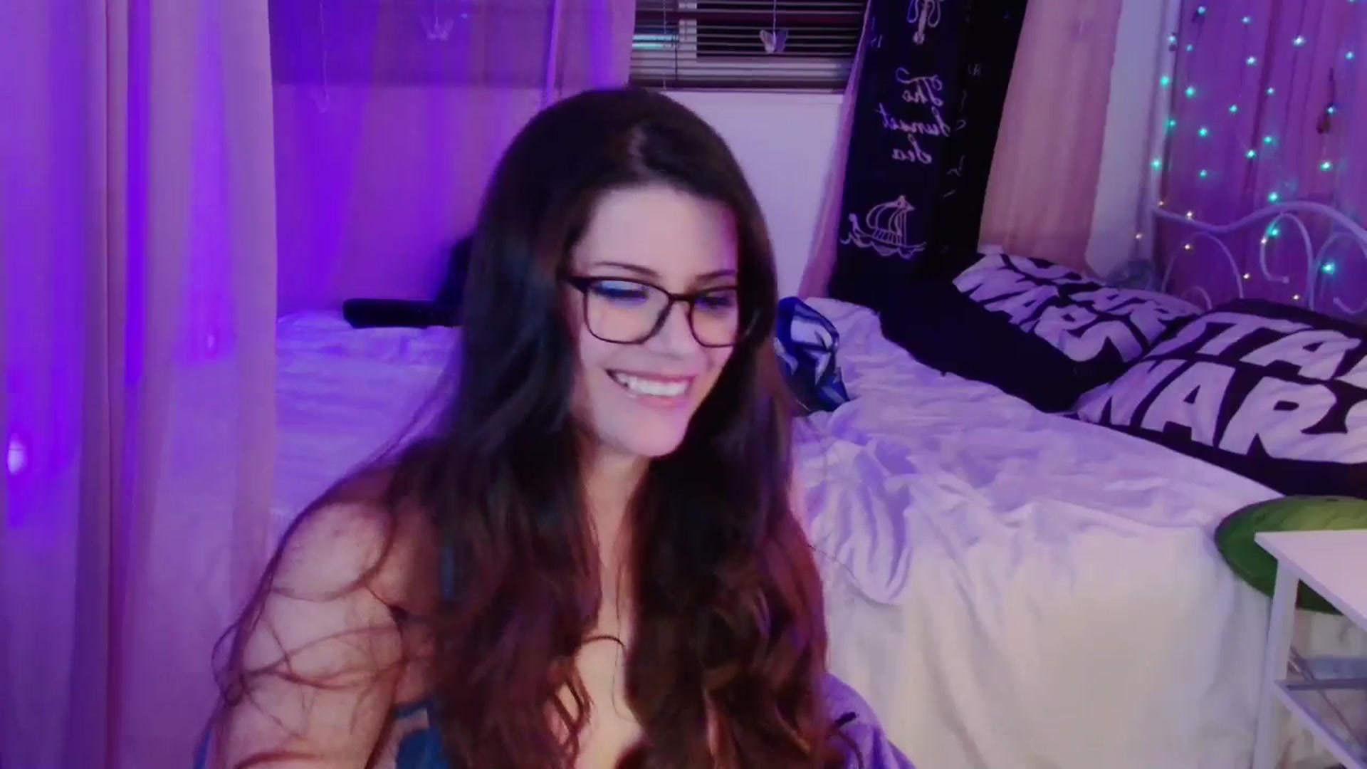 Gallery image thumbnail from April's myfreecams stream on, 01/15/2025, 08:34 image 10 of 20