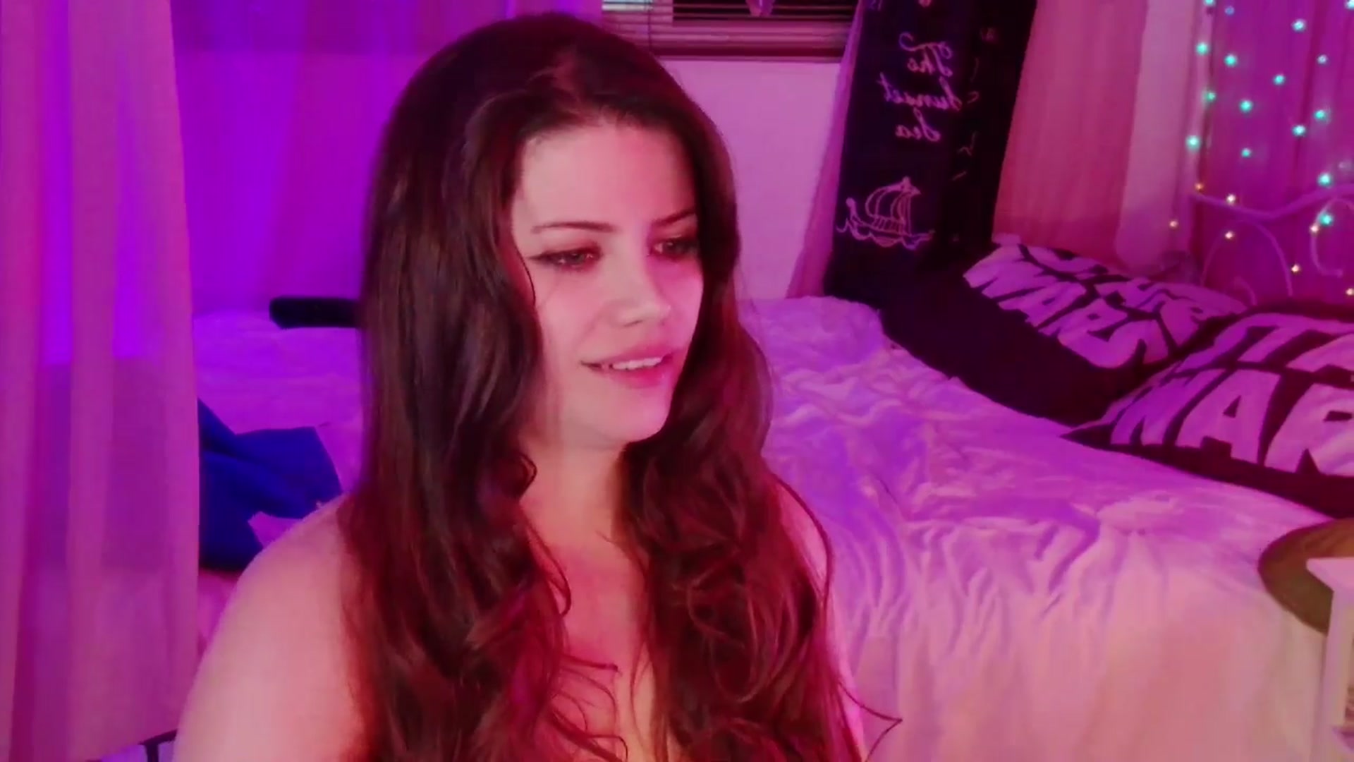 Gallery image thumbnail from April's myfreecams stream on, 01/15/2025, 08:34 image 14 of 20