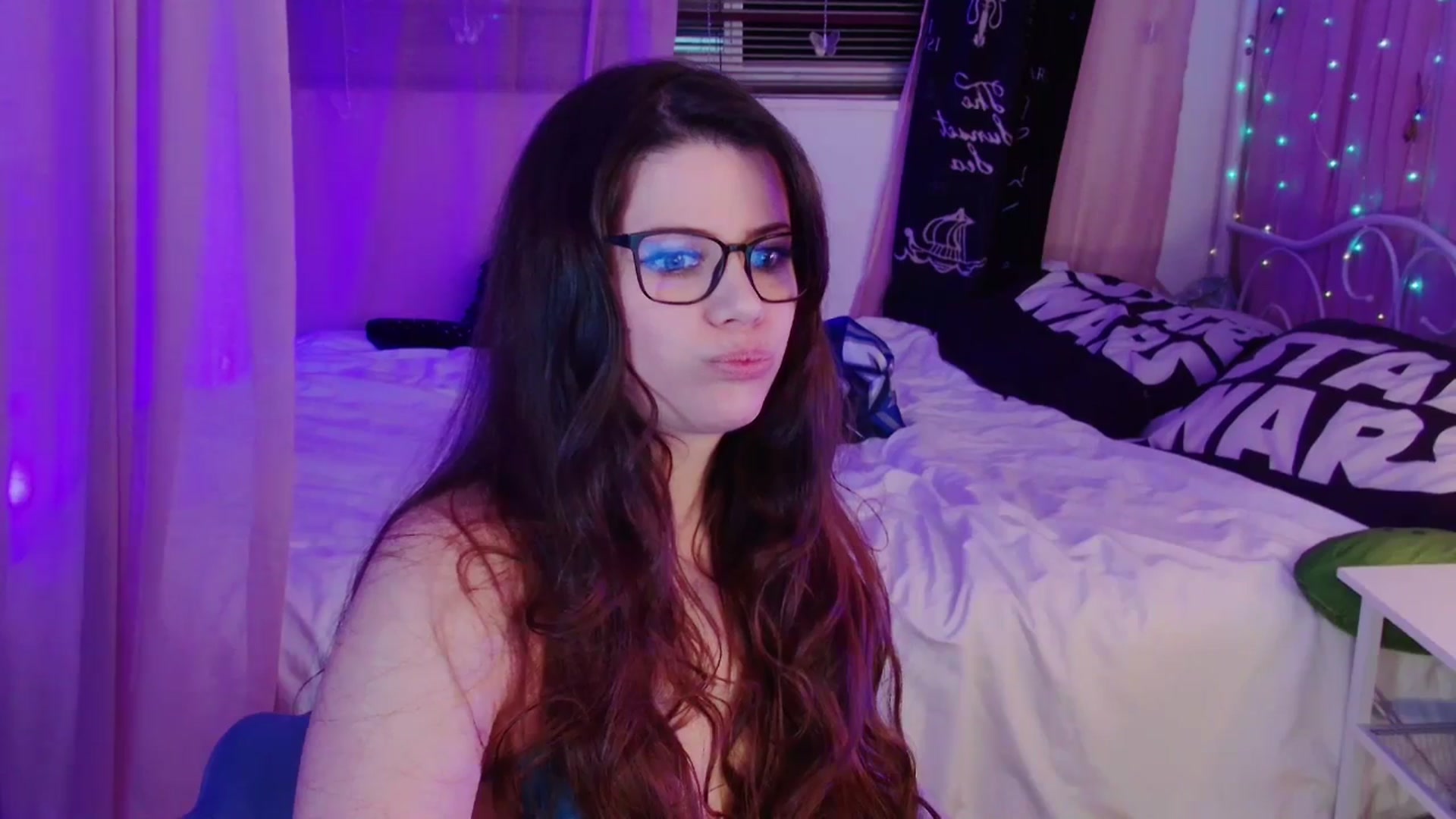 Gallery image thumbnail from April's myfreecams stream on, 01/15/2025, 08:34 image 9 of 20