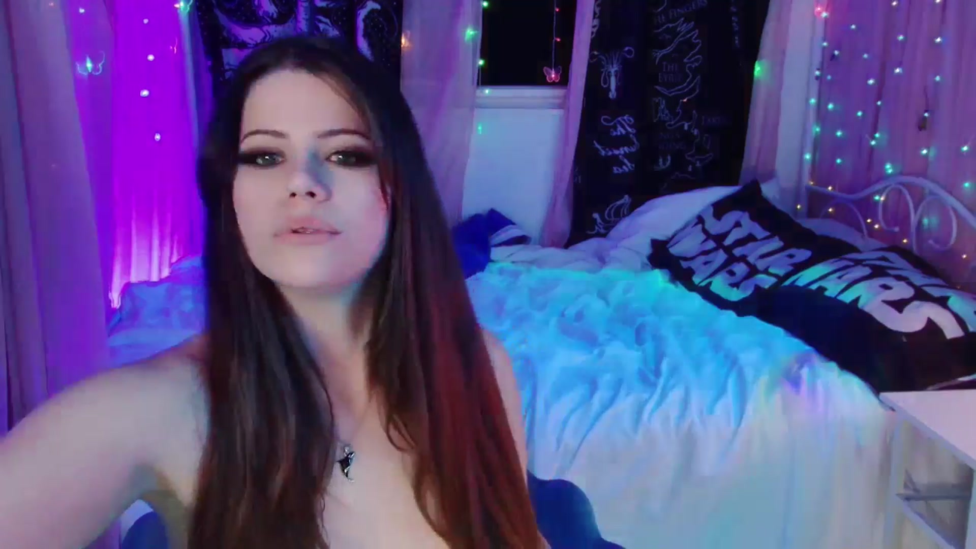 Gallery image thumbnail from April's myfreecams stream on, 01/17/2025, 08:01 image 15 of 20