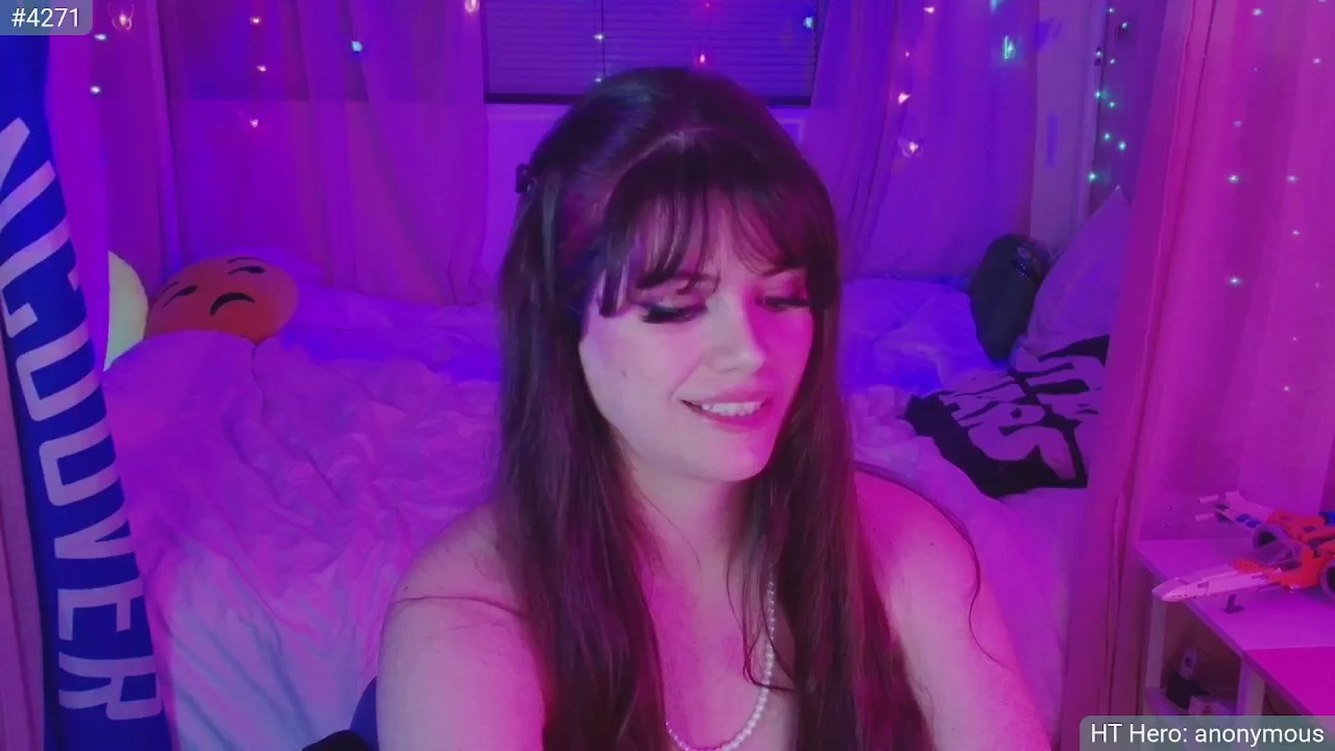 Gallery image thumbnail from April's myfreecams stream on, 02/10/2025, 07:33 image 19 of 20
