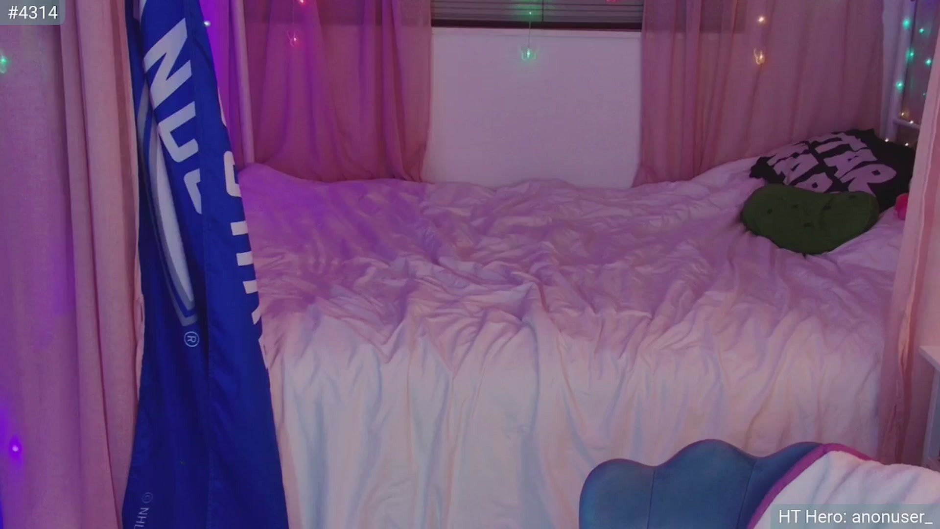 Gallery image thumbnail from April's myfreecams stream on, 02/19/2025, 07:12 image 18 of 20