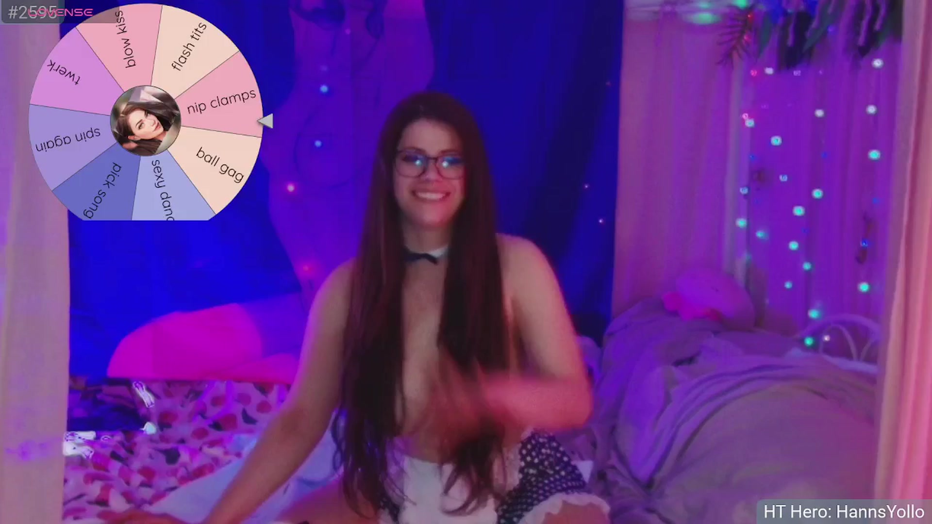 Gallery image thumbnail from April's myfreecams stream on, 05/06/2025, 07:13 image 8 of 20