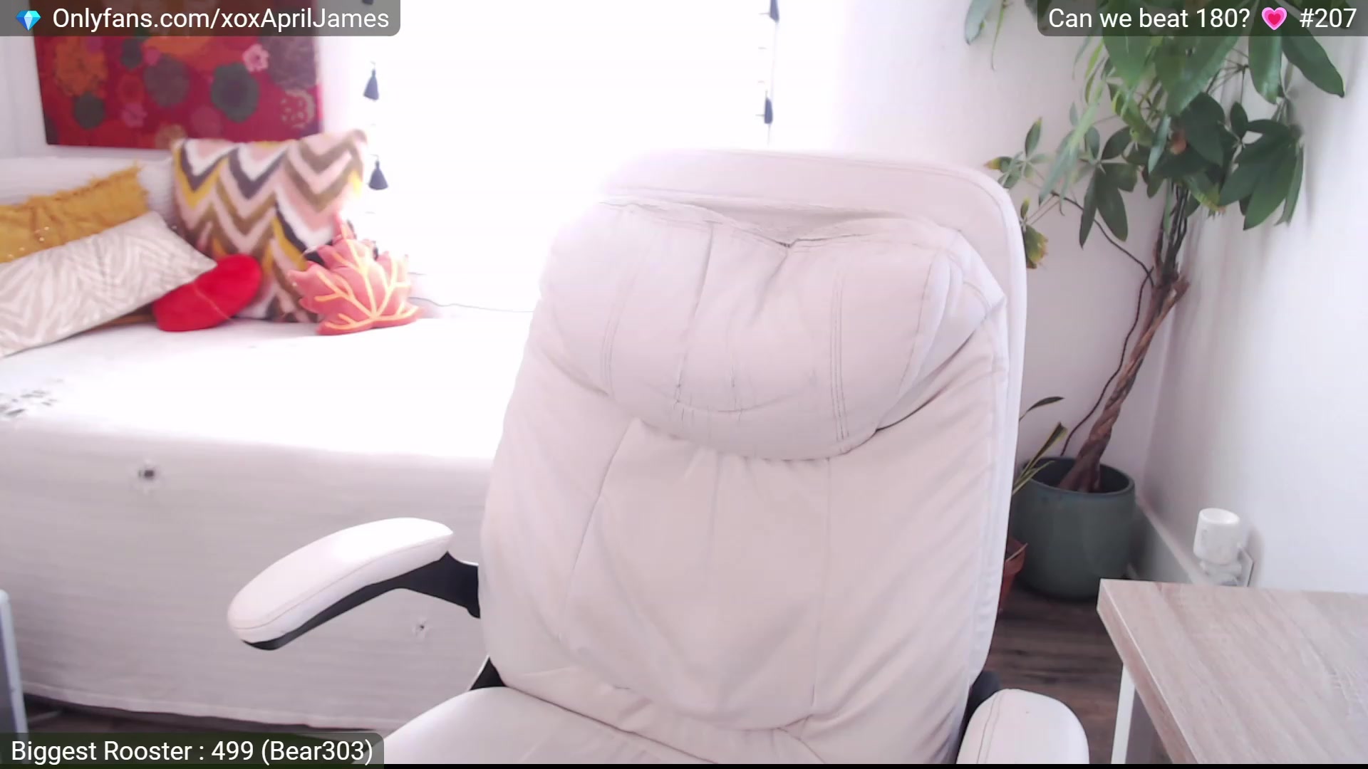 Gallery image thumbnail from AprilJames's myfreecams stream on, 11/19/2022, 21:10 image 5 of 20