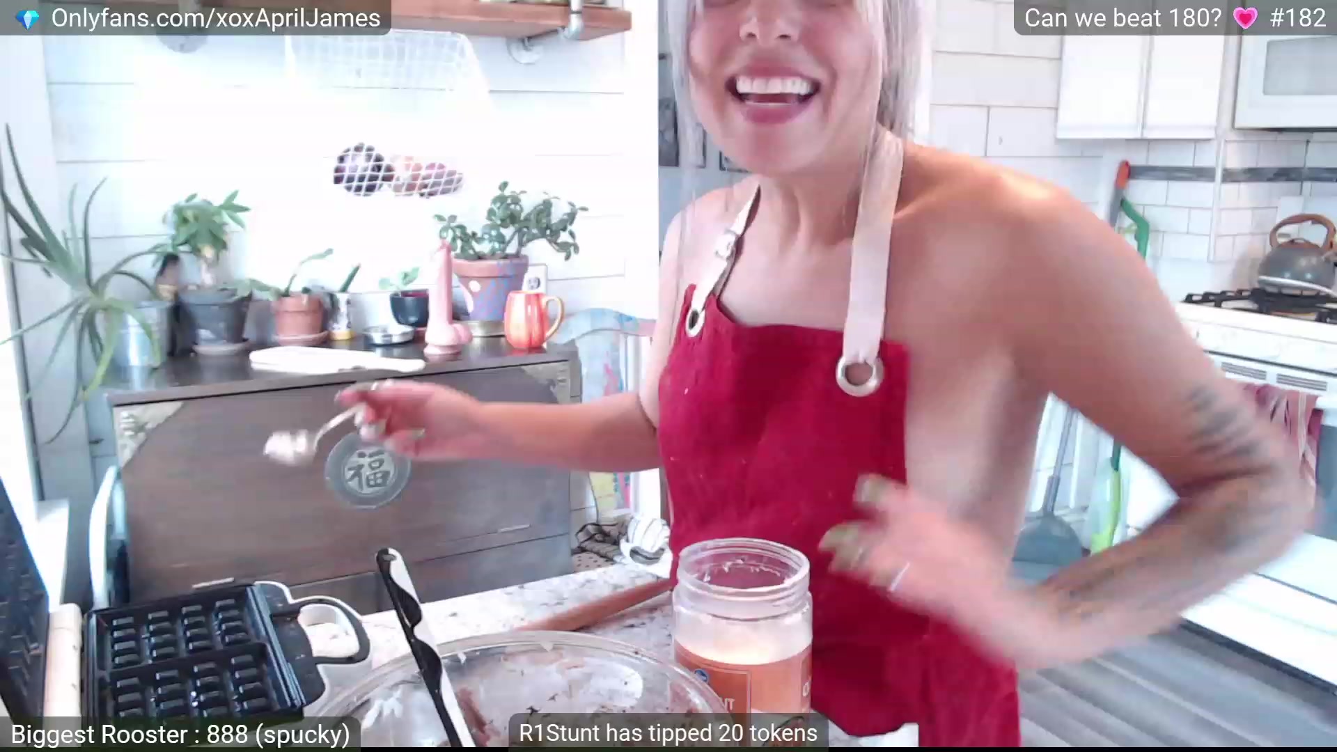 Gallery image thumbnail from AprilJames's myfreecams stream on, 11/24/2022, 18:03 image 16 of 20