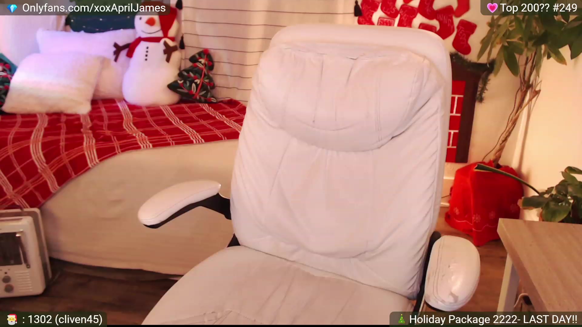 Gallery image thumbnail from AprilJames's myfreecams stream on, 12/16/2022, 24:45 image 16 of 20