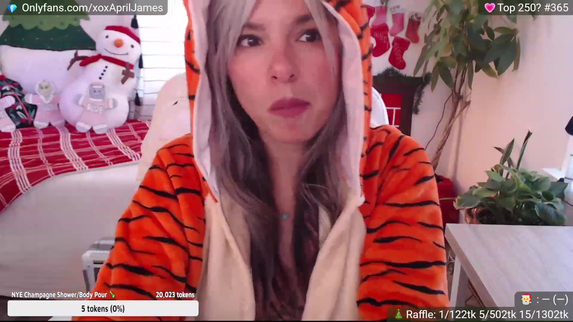 Gallery image thumbnail from AprilJames's myfreecams stream on, 12/31/2022, 17:39 image 18 of 20