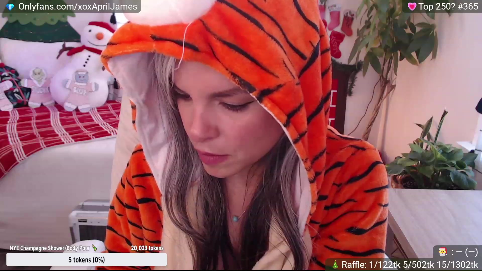 Gallery image thumbnail from AprilJames's myfreecams stream on, 12/31/2022, 17:39 image 11 of 20