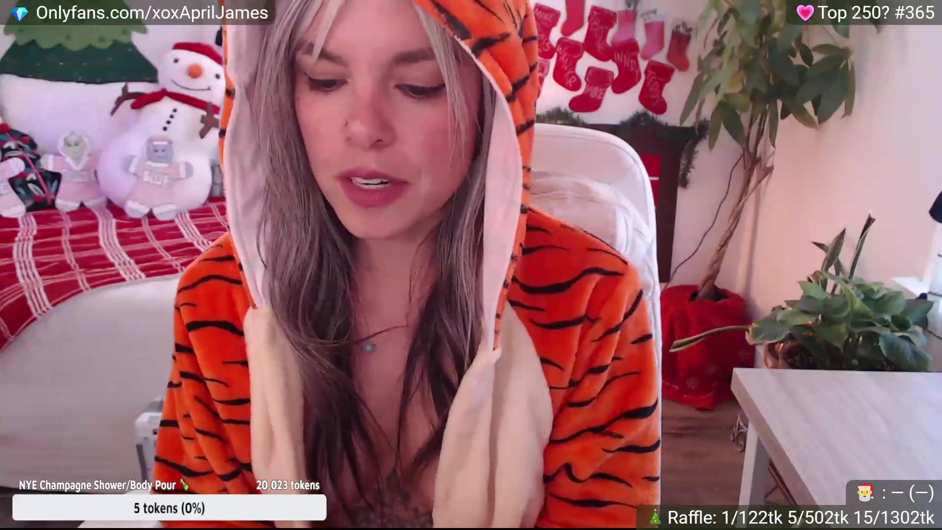Gallery image thumbnail from AprilJames's myfreecams stream on, 12/31/2022, 17:39 image 15 of 20