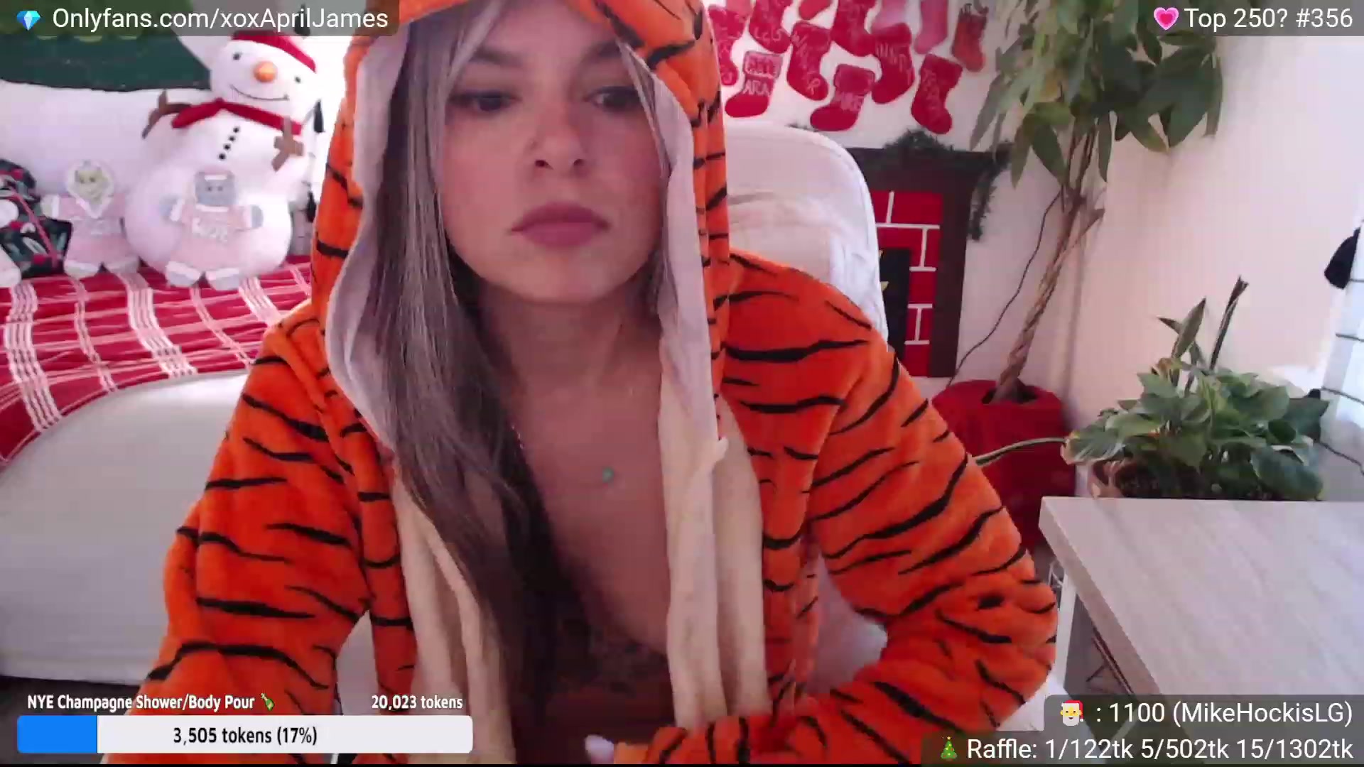 Gallery image thumbnail from AprilJames's myfreecams stream on, 12/31/2022, 19:04 image 7 of 20