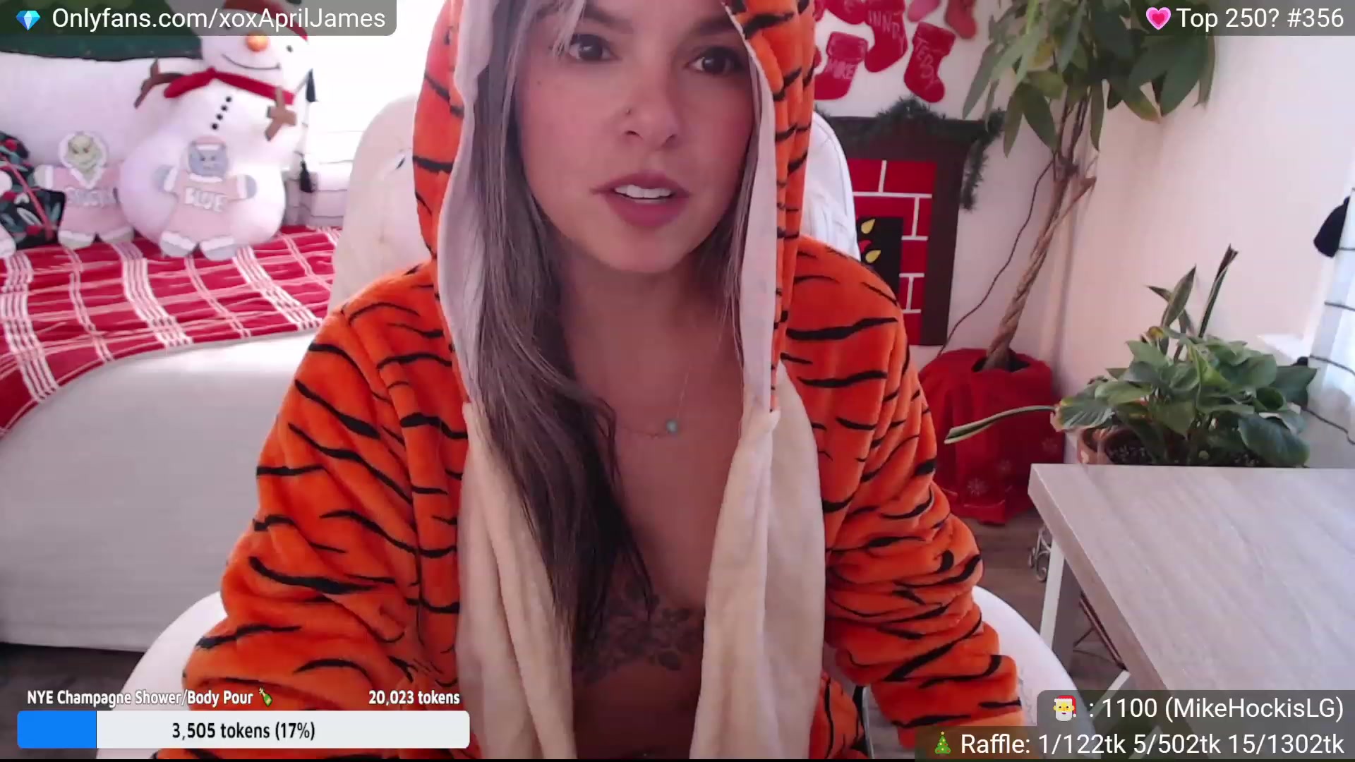 Gallery image thumbnail from AprilJames's myfreecams stream on, 12/31/2022, 19:04 image 8 of 20