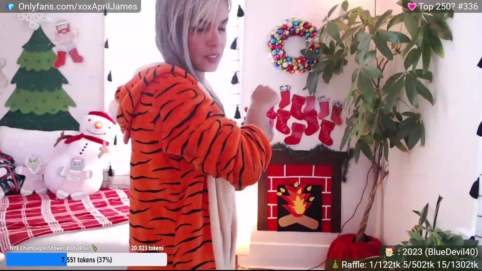 Gallery image thumbnail from AprilJames's myfreecams stream on, 12/31/2022, 19:04 image 18 of 20